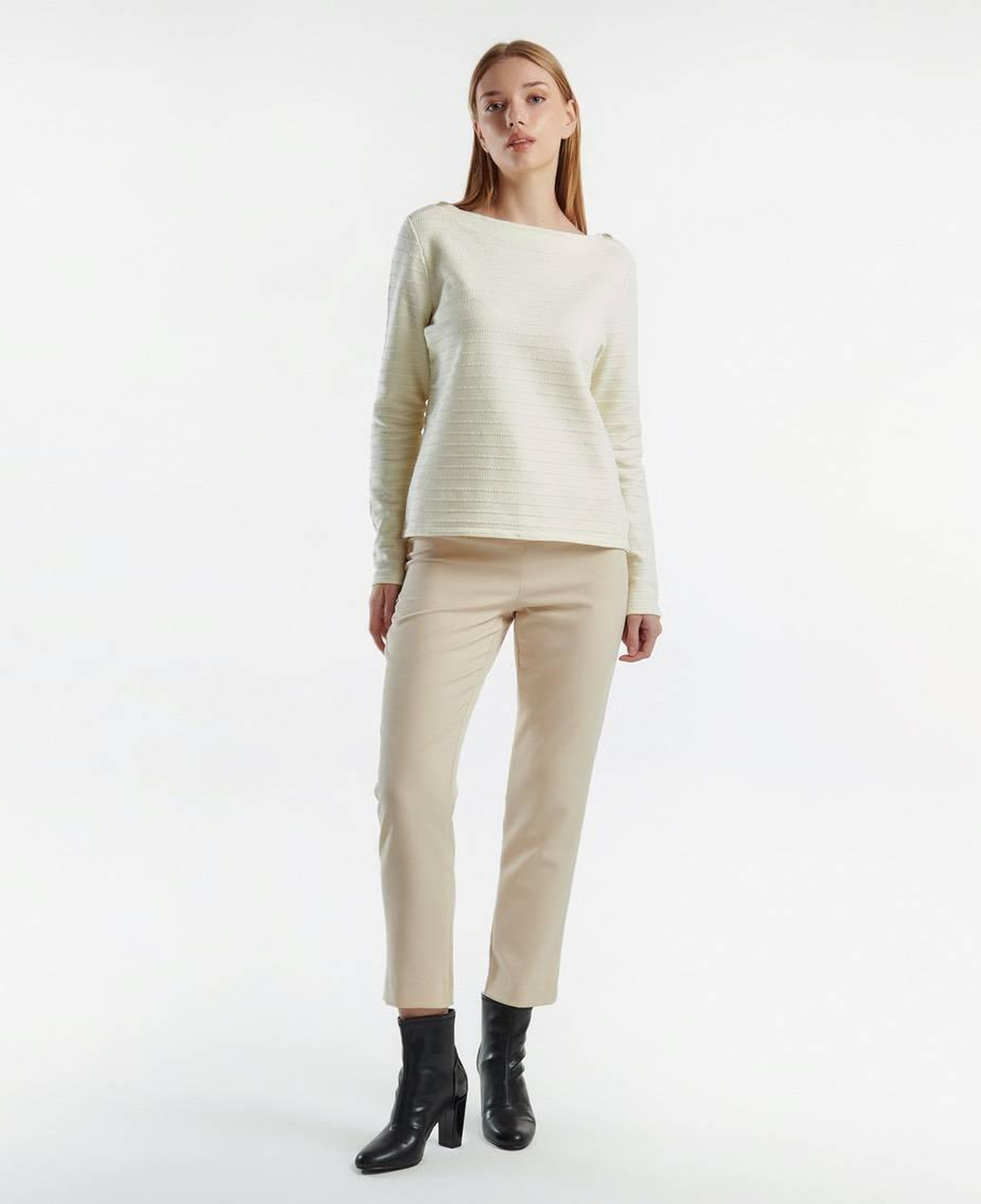 Kadın Krem Pamuk Karışımlı Omzu Düğme Detaylı Kayık Yaka Kısa Sweatshirt