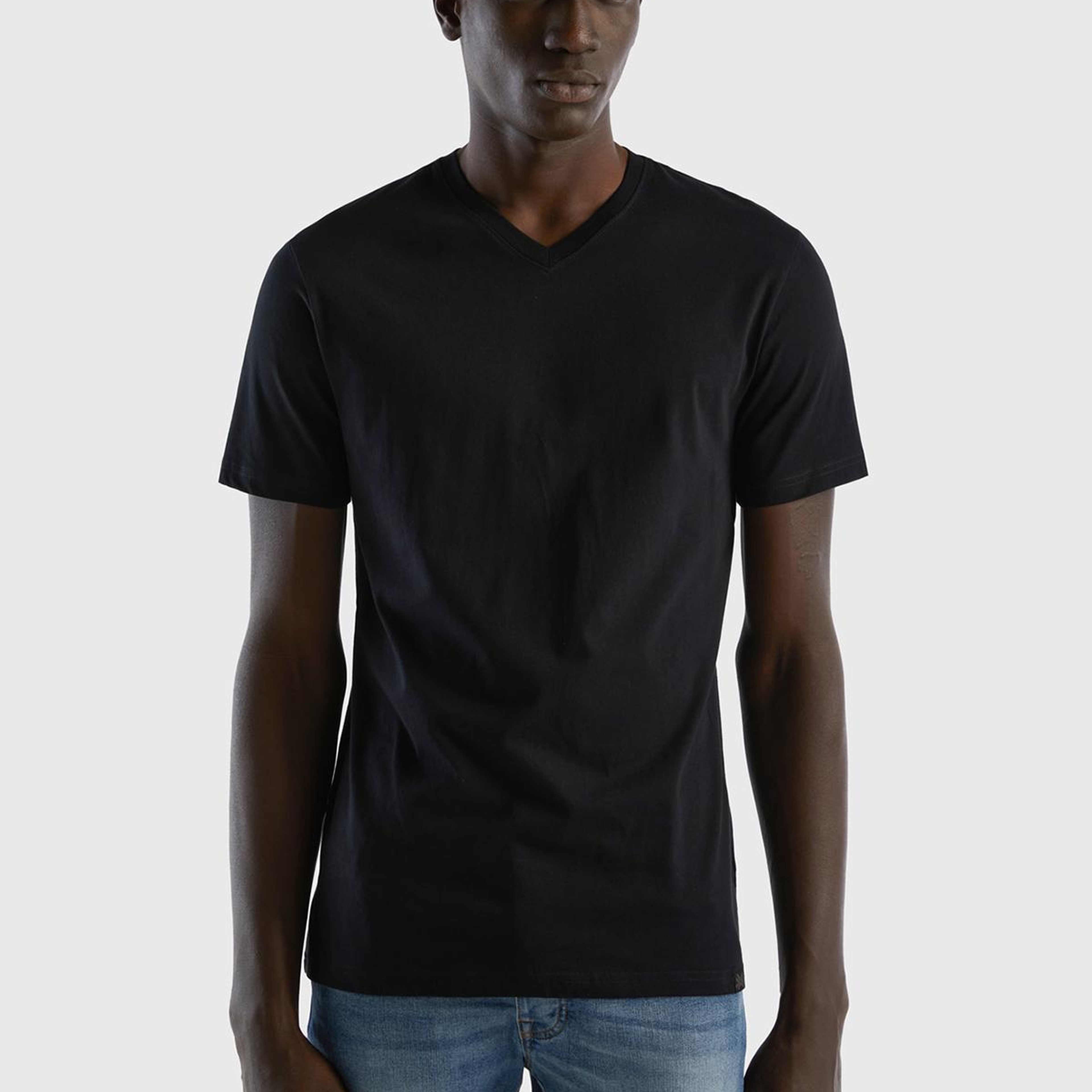 Erkek Siyah %100 Koton V Yaka Basic T-Shirt