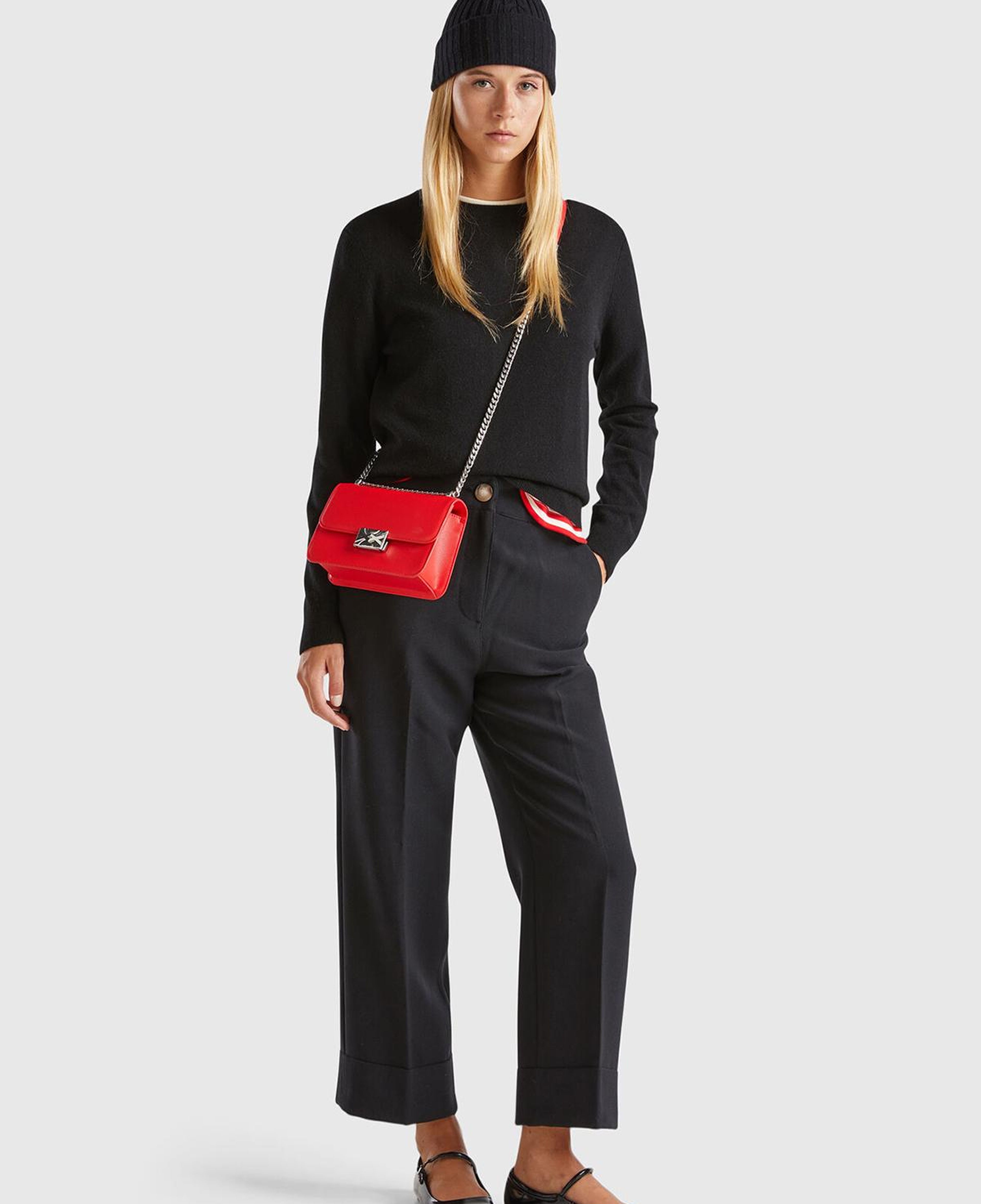 Kadın Siyah Yün ve Viskoz Karışımlı Pile Detaylı Kıvrık Paça Pantolon