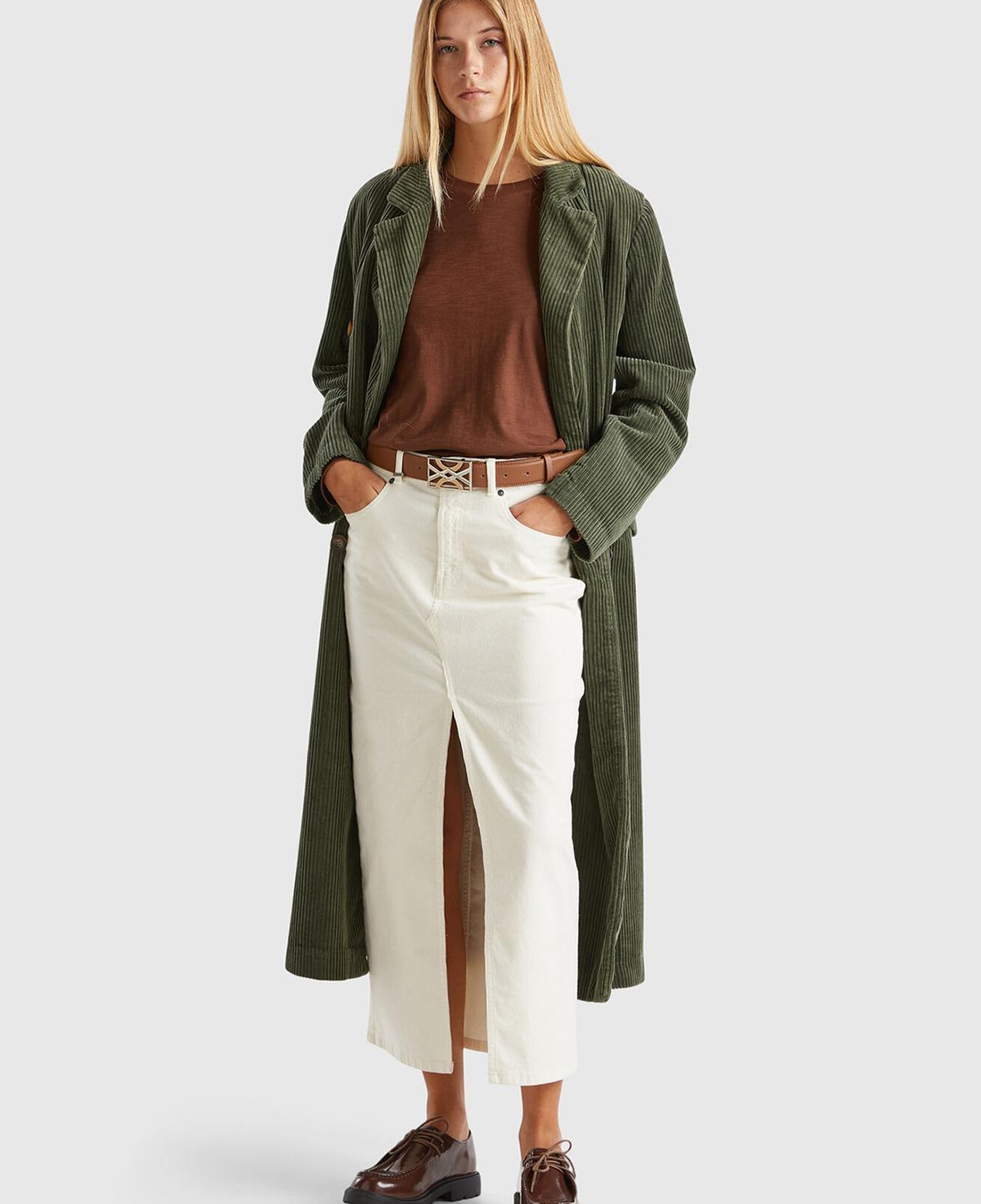 Kadın Beyaz Pamuk Karışımlı Önü Yırtmaçlı Arkası Logo Etiketli Etek