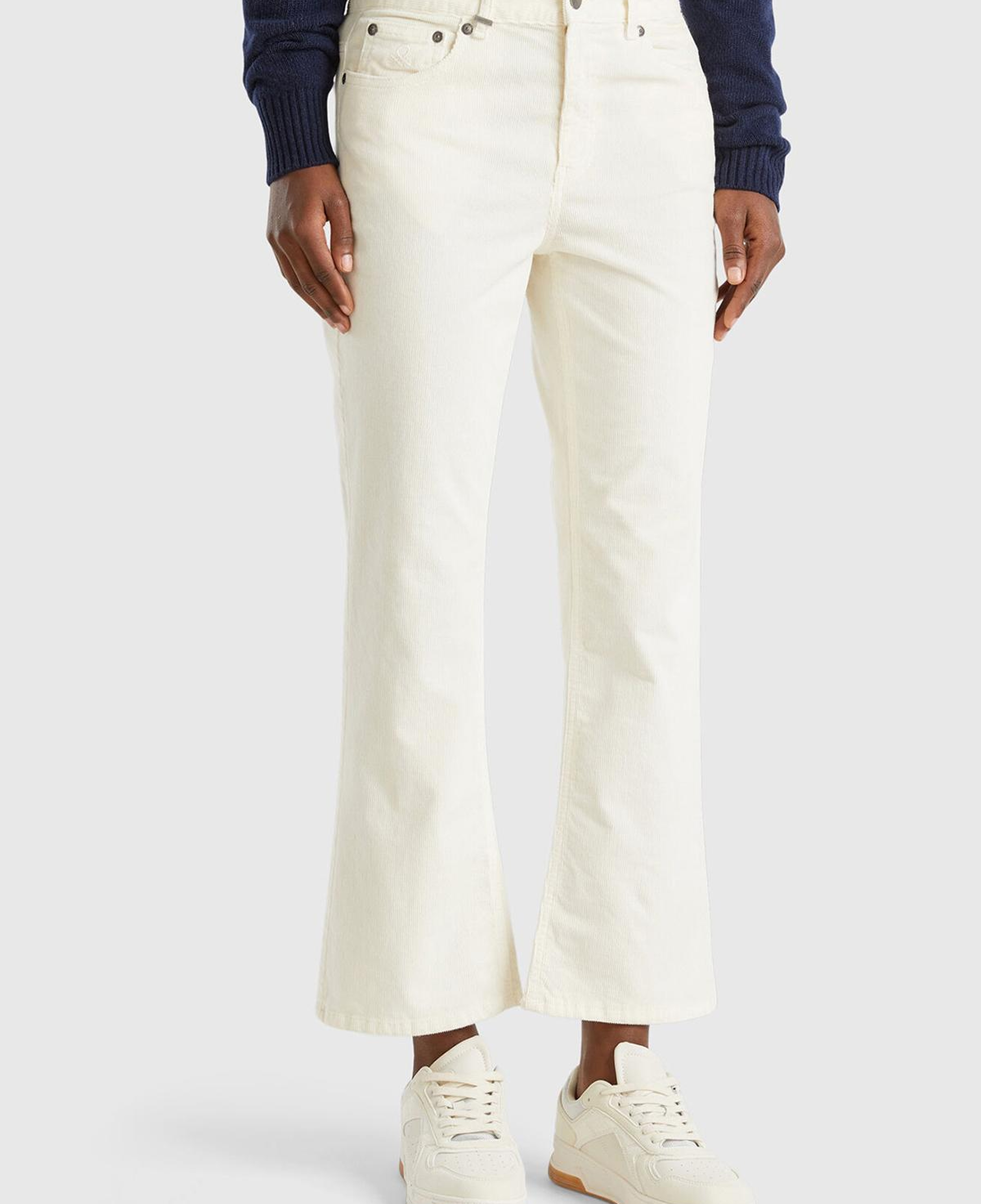 Kadın Beyaz Pamuk Karışımlı 5 Cepli Arkası Logo Etiketli Kadife Pantolon