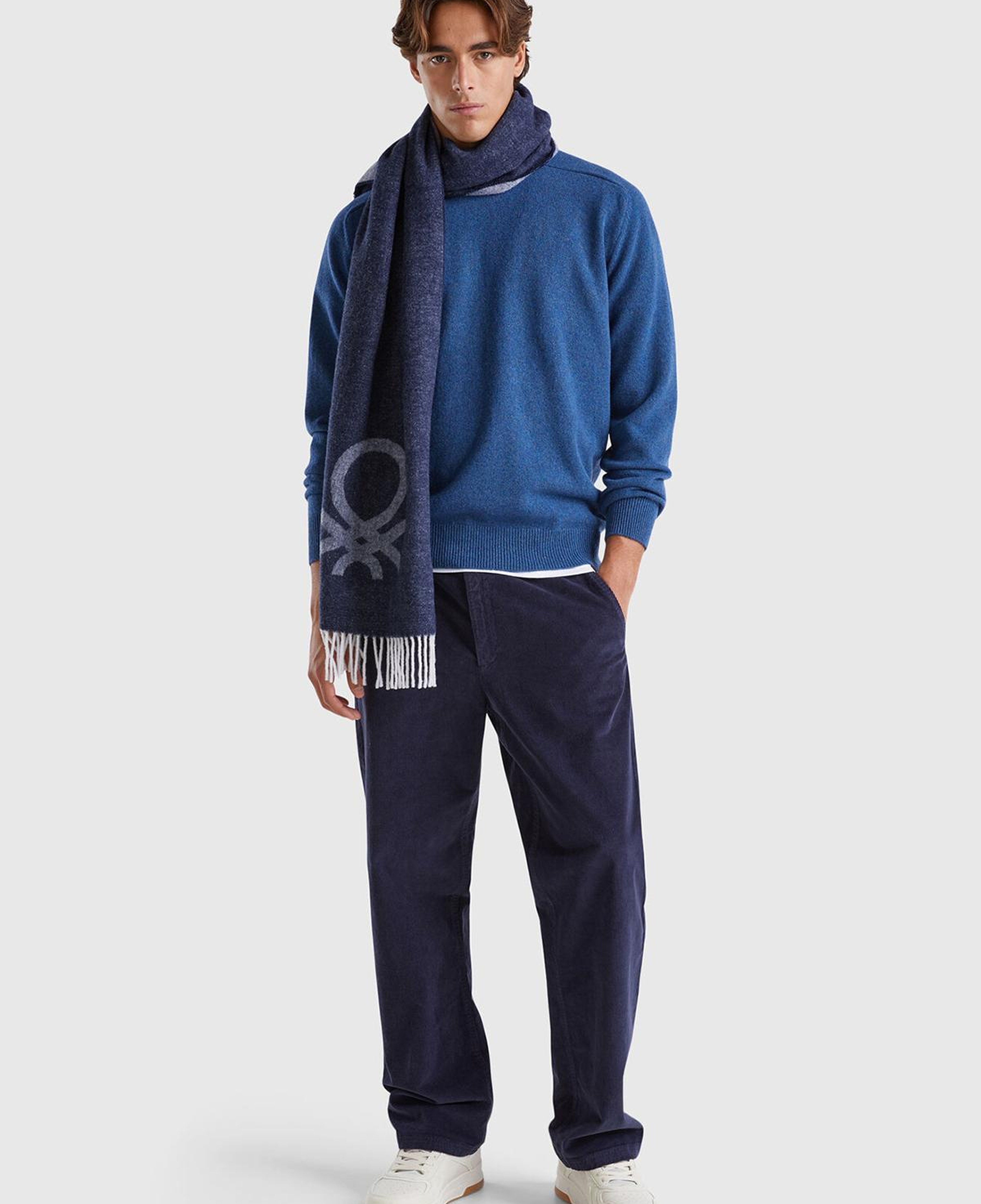 Erkek Lacivert Pamuk Karışımlı Önü ve Arkası Cepli Büzgü İpli Kadife Pantolon