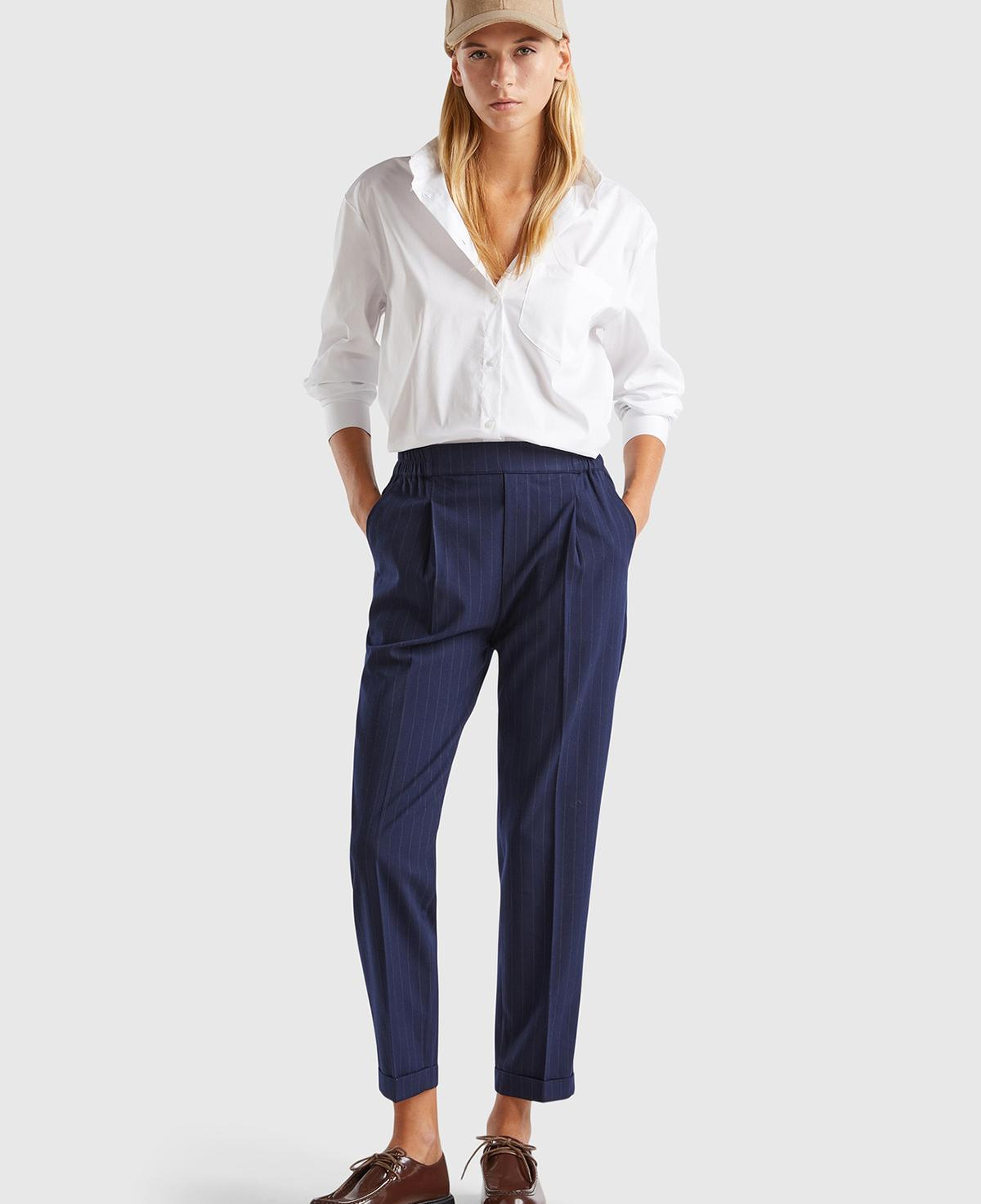 Kadın Lacivert Viskoz Karışımlı Beli Lastikli İnce Çizgili Jogger Pantolon