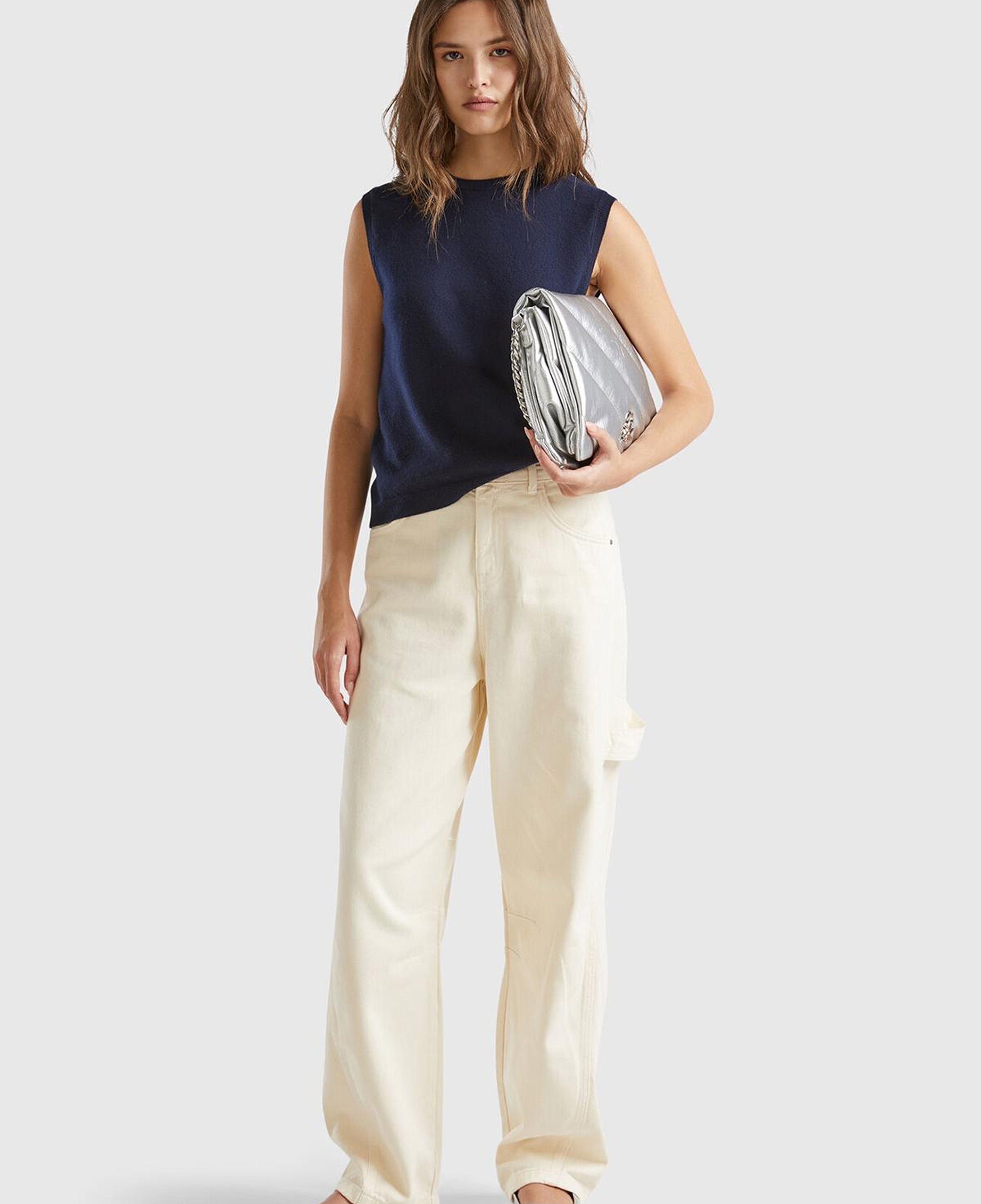 Kadın Beyaz %100 Pamuk Arkası Logo Etiketli Bol Kesim Pantolon