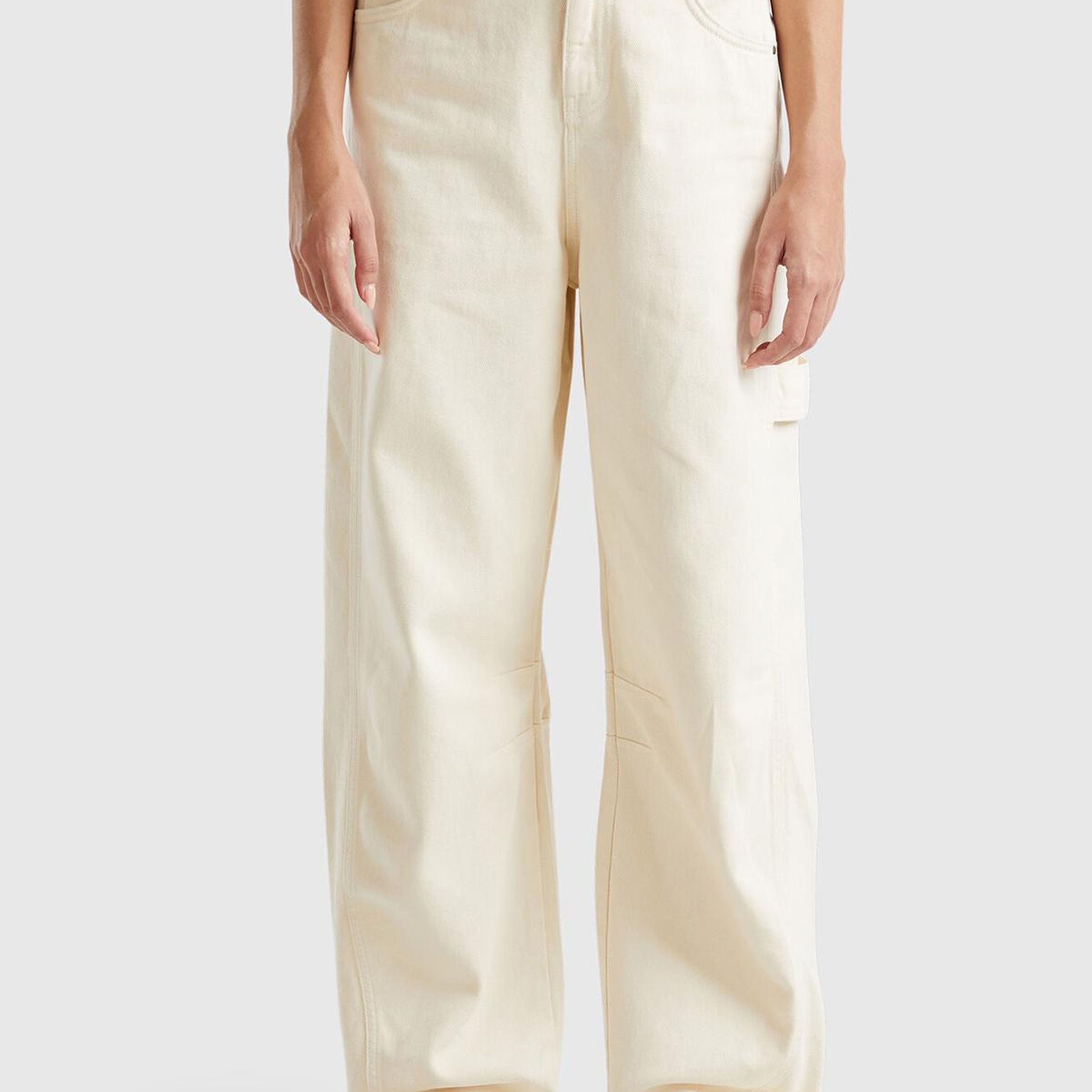 Kadın Beyaz %100 Pamuk Arkası Logo Etiketli Bol Kesim Pantolon