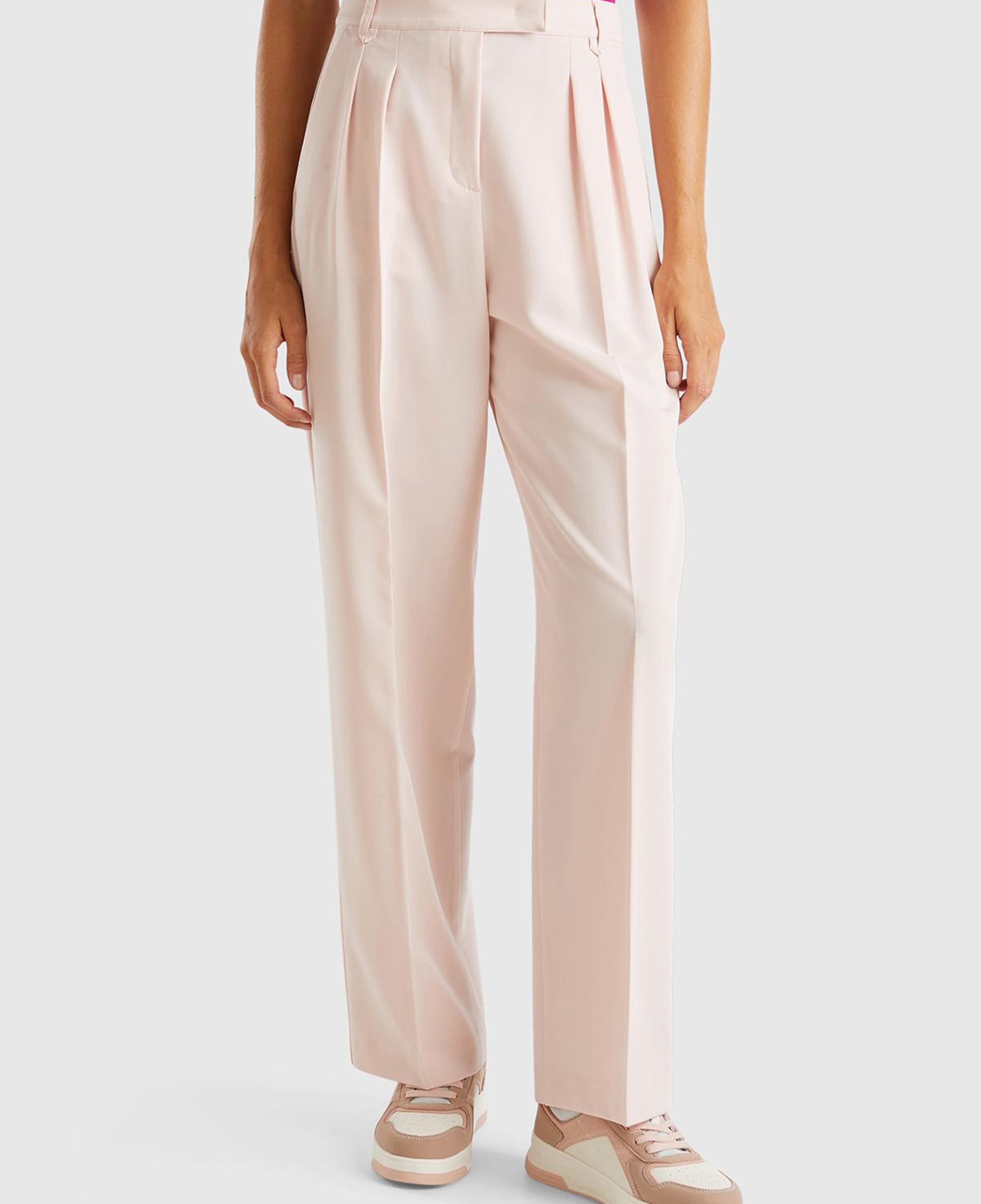 Kadın Toz Pembe Viskoz Karışımlı Arkası Kapaklı Cepli Geniş Paça Pantolon