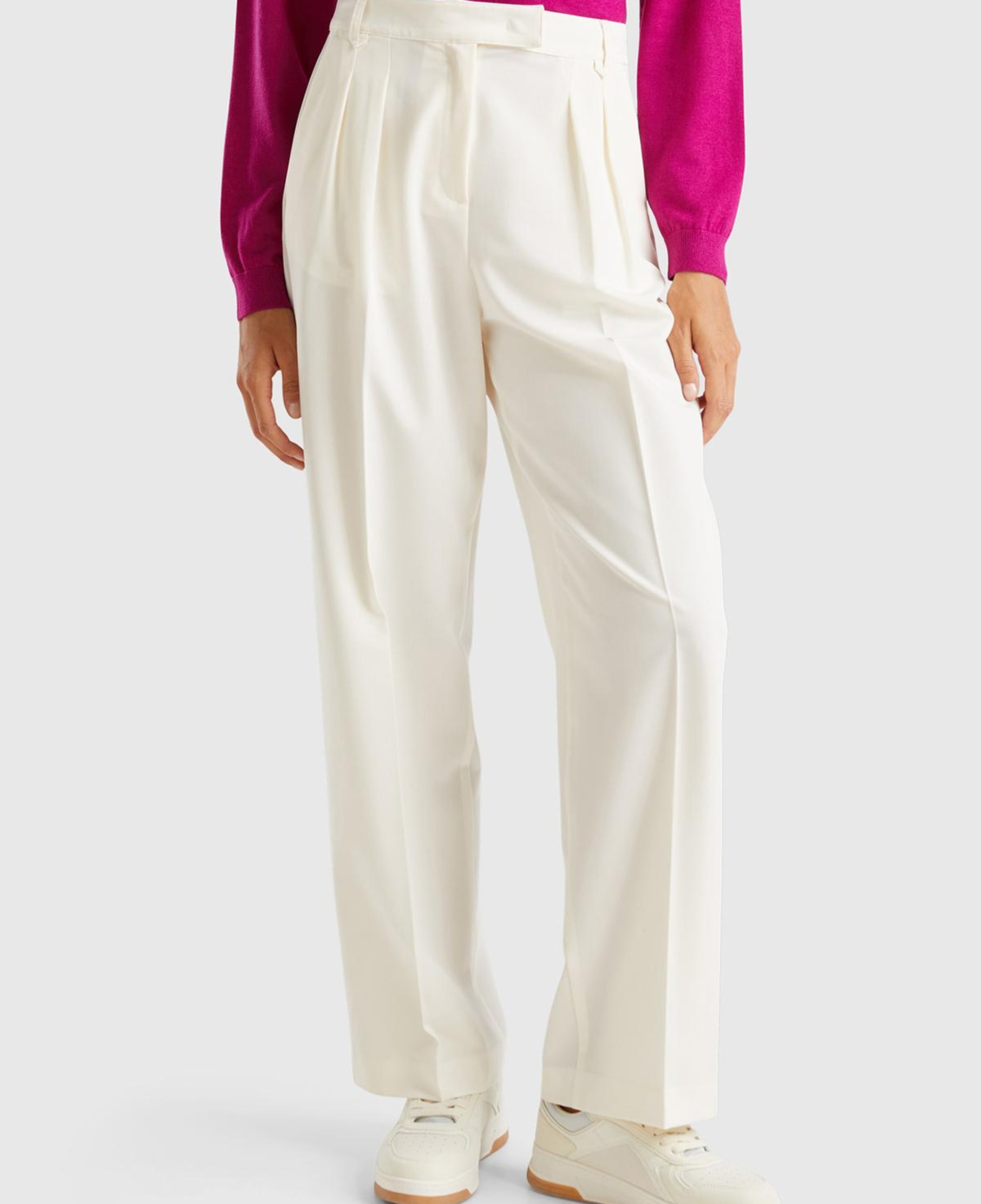 Kadın Krem Viskoz Karışımlı Arkası Kapaklı Cepli Geniş Paça Pantolon