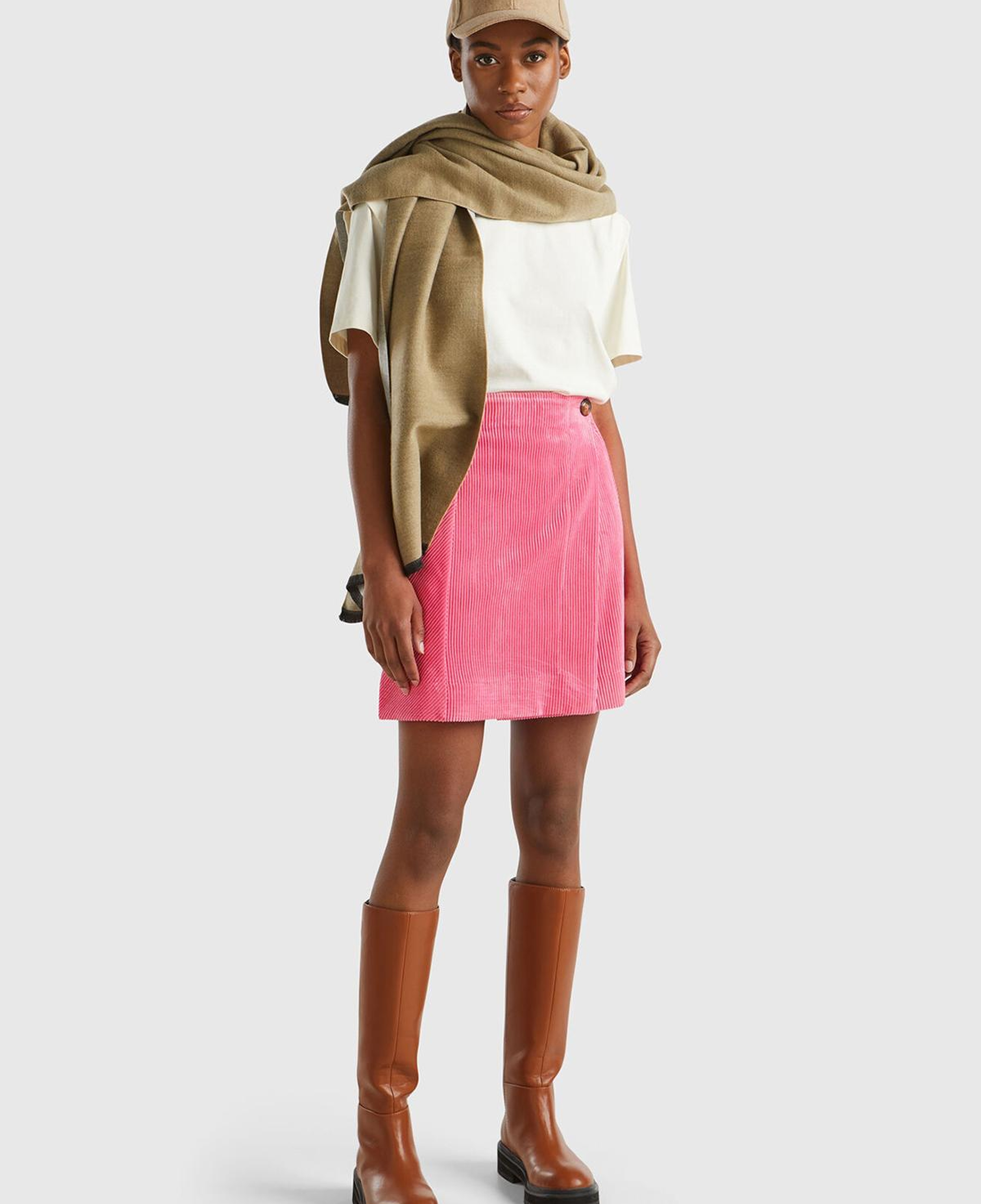 Kadın Pembe Düğme Detaylı Kadife Anvelop Mini Etek