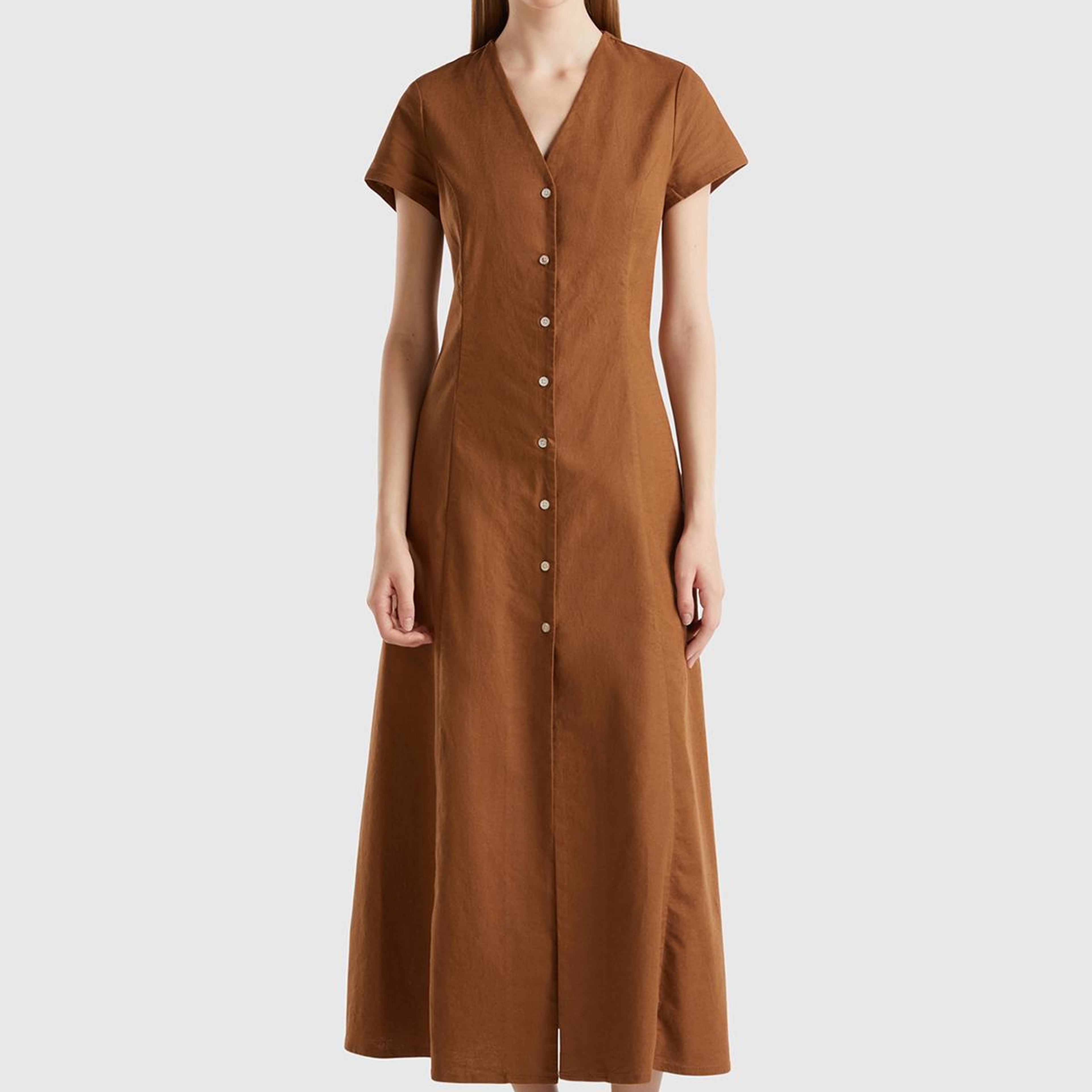 Kadın Kahverengi Keten ve Pamuk Karışımlı Önü Düğmeli Uzun V Yaka Elbise