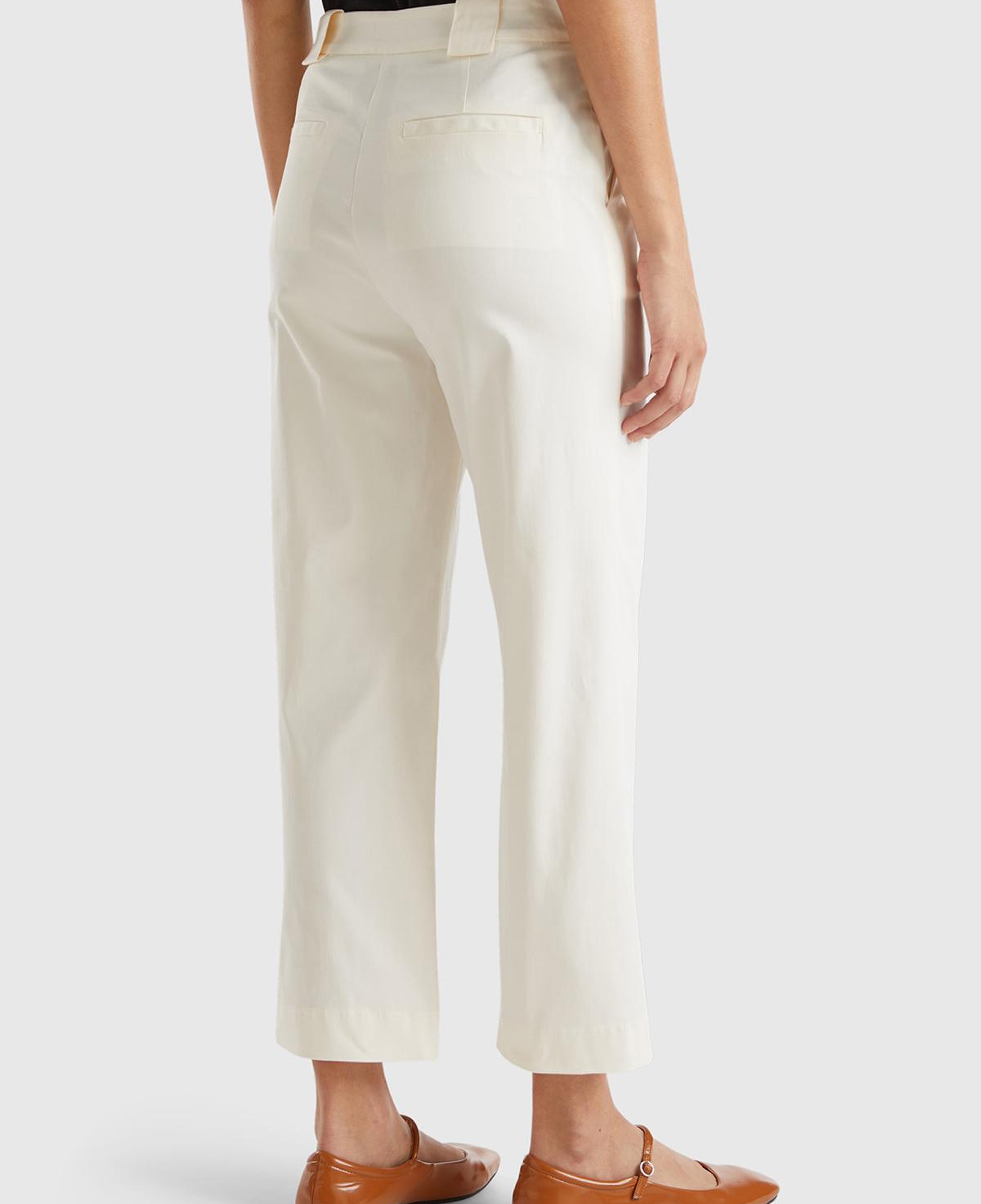 Kadın Krem Pamuk Karışımlı Düz Paça Bilek Boy Gabardin Pantolon