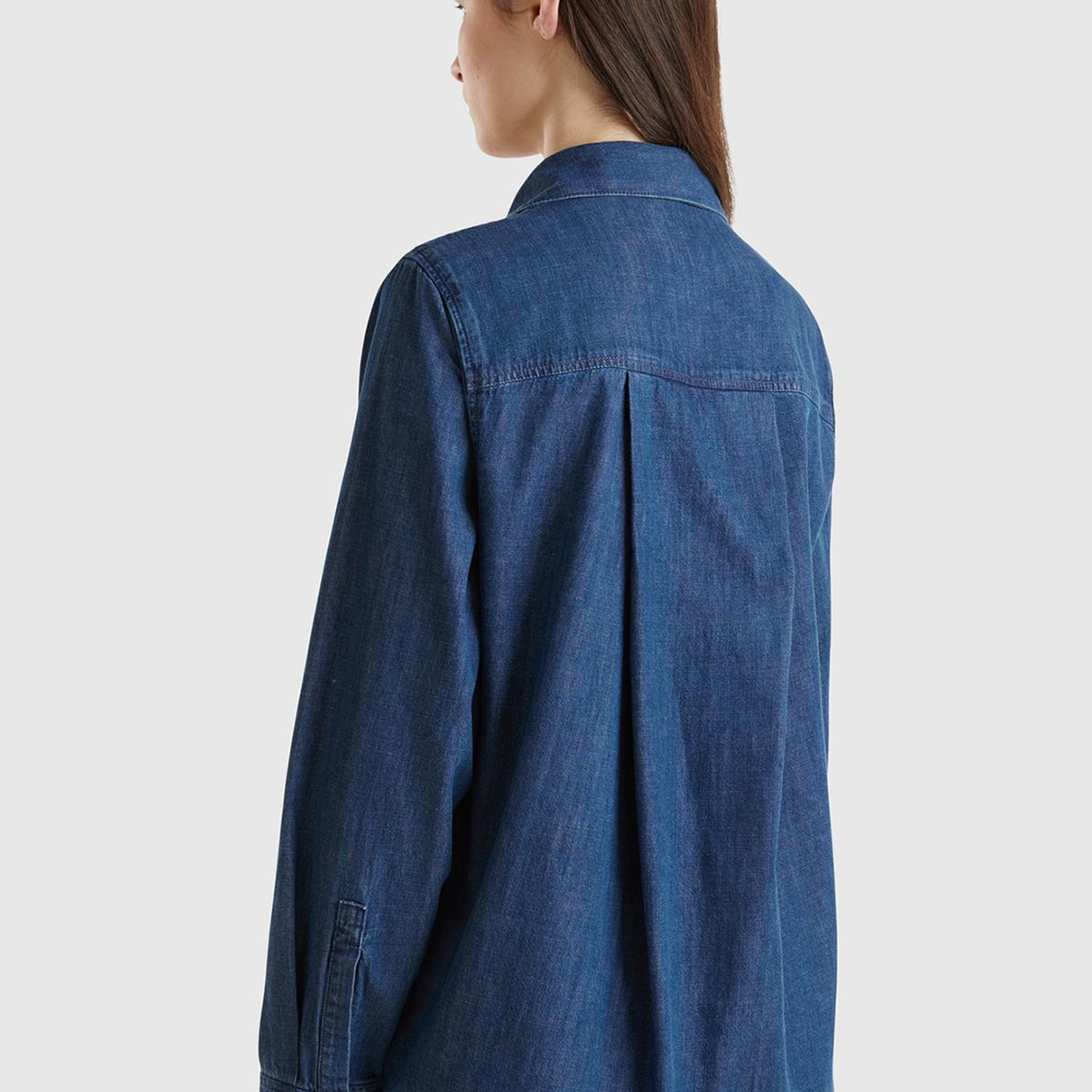 Kadın Koyu Mavi %100 Pamuk Sol Göğsü Cep Detaylı Rahat Kesim Gömlek