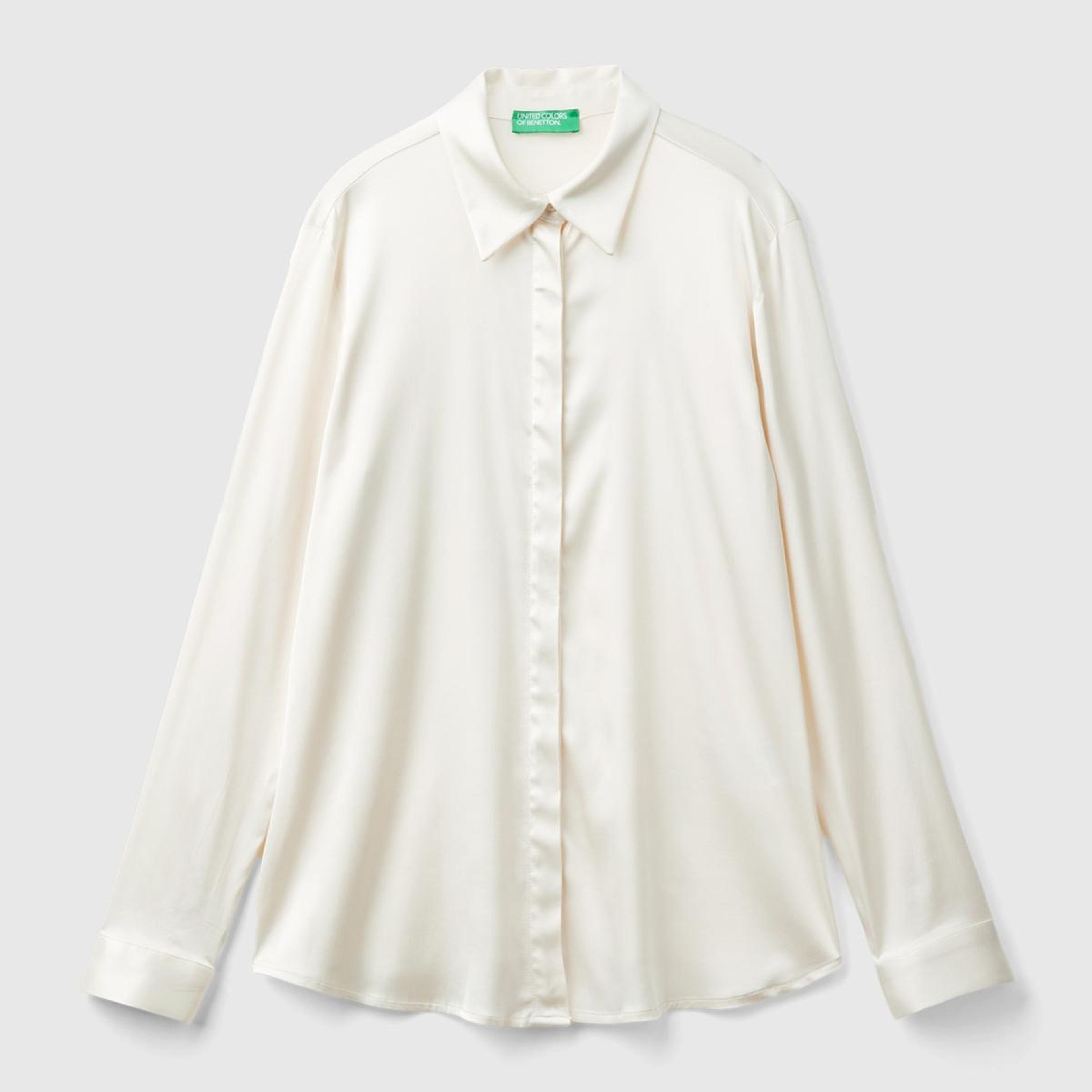 Kadın Krem Viskoz Karışımlı Gizli Düğmeli Sivri Yaka Saten Gömlek