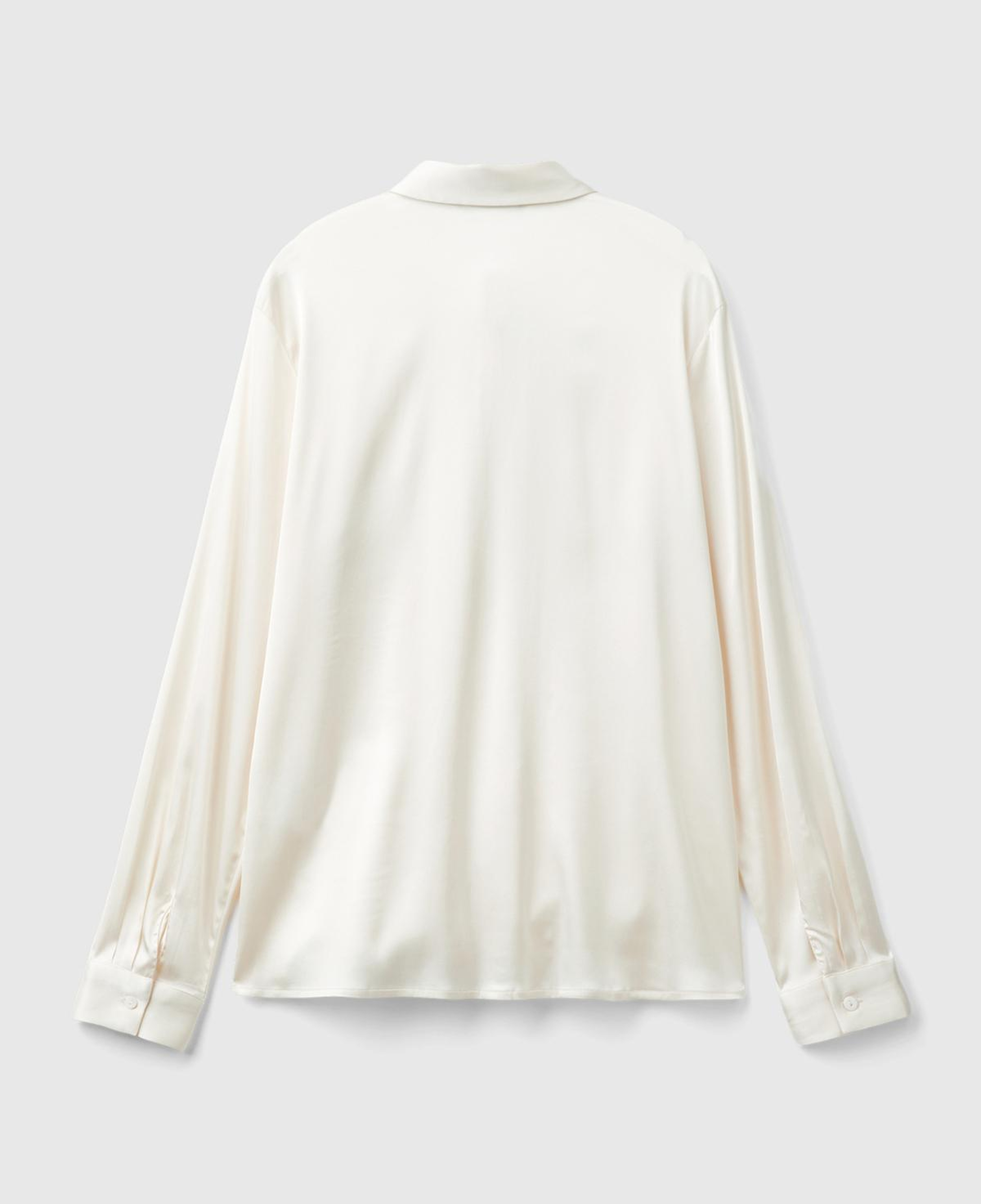 Kadın Krem Viskoz Karışımlı Gizli Düğmeli Sivri Yaka Saten Gömlek