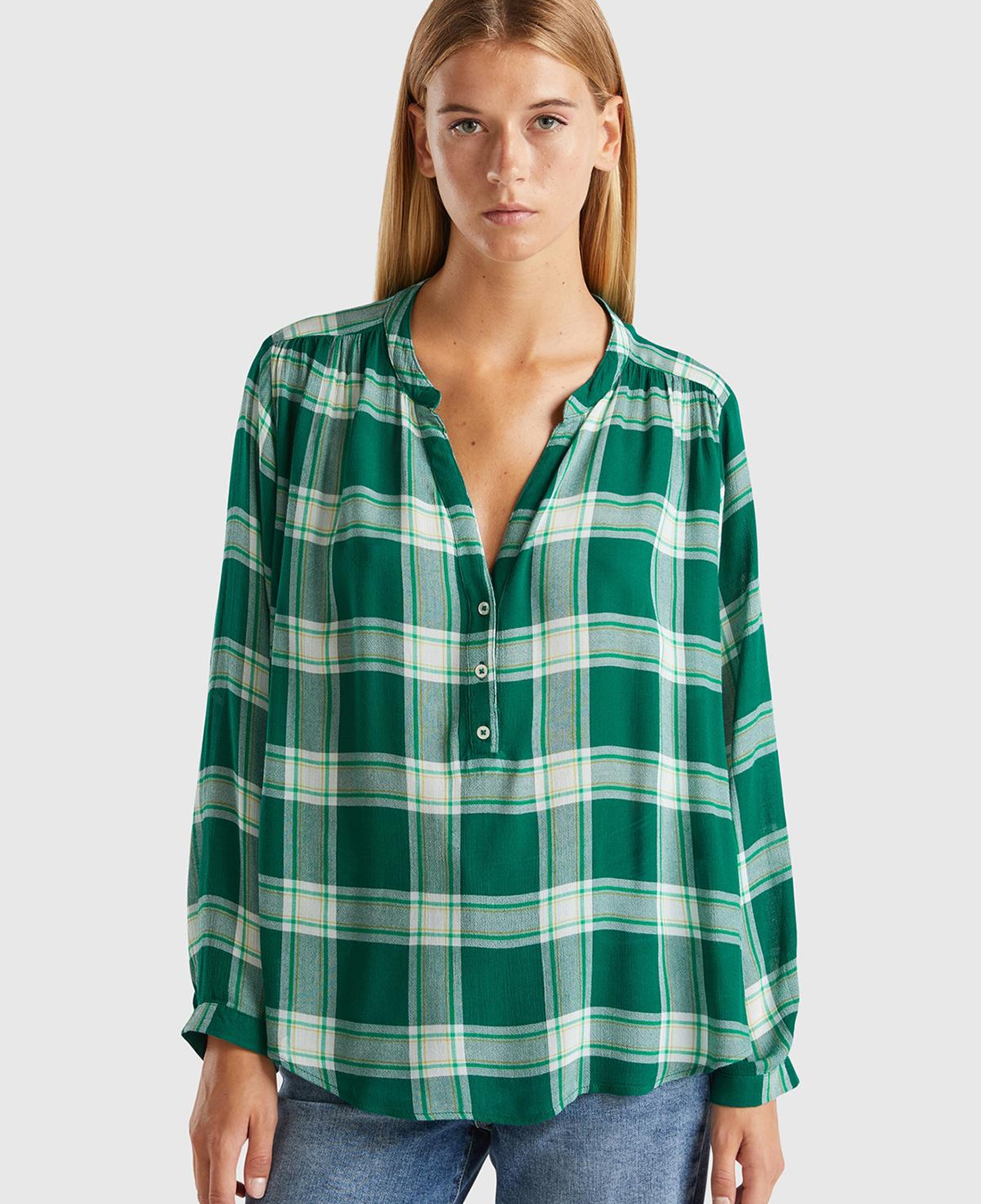 Kadın Yeşil %100 Viskoz Yakası Düğmeli Desenli Truvakar Kol Bluz