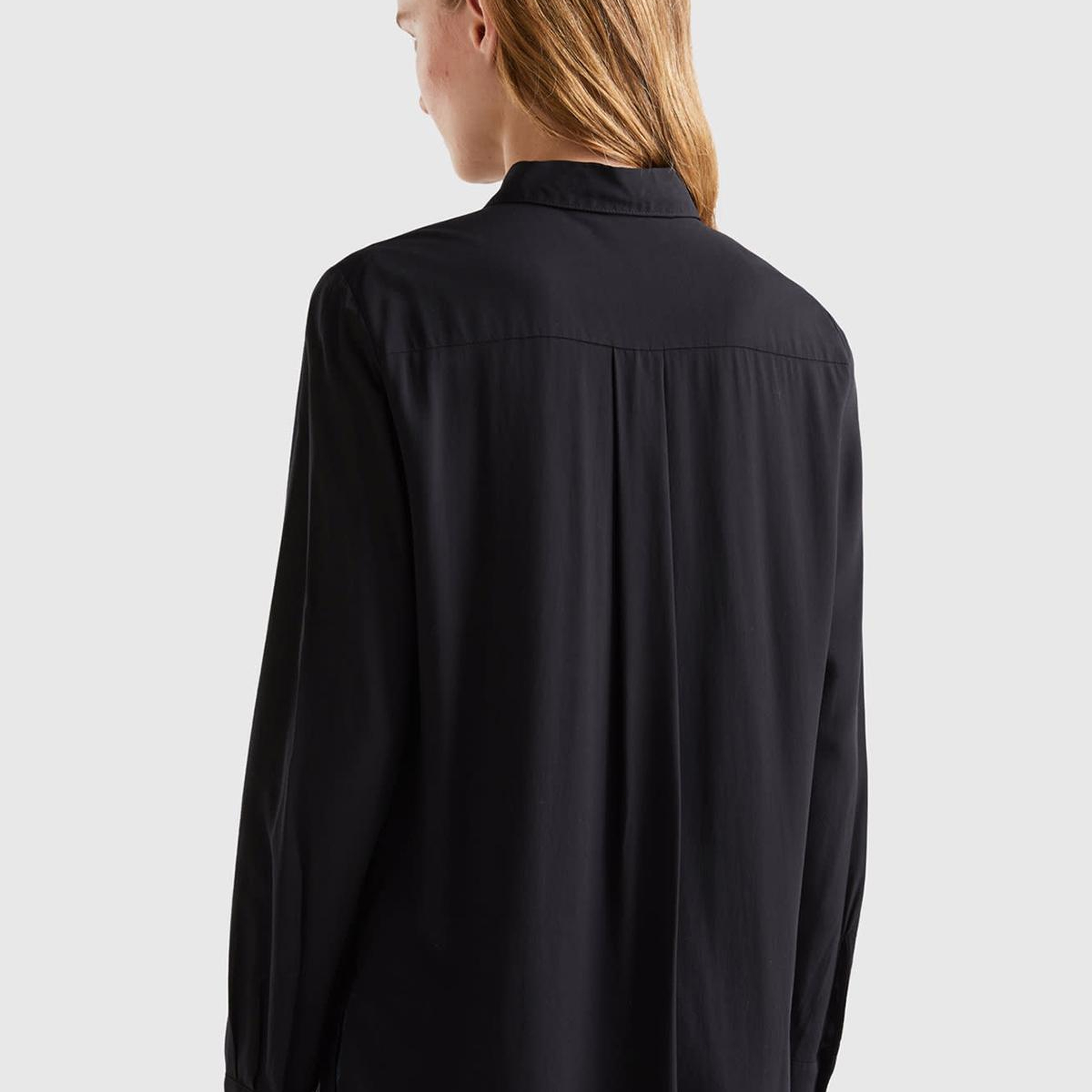 Kadın Siyah %100 Viskoz Etek Ucu Yuvarlak Kesim Düz Gömlek