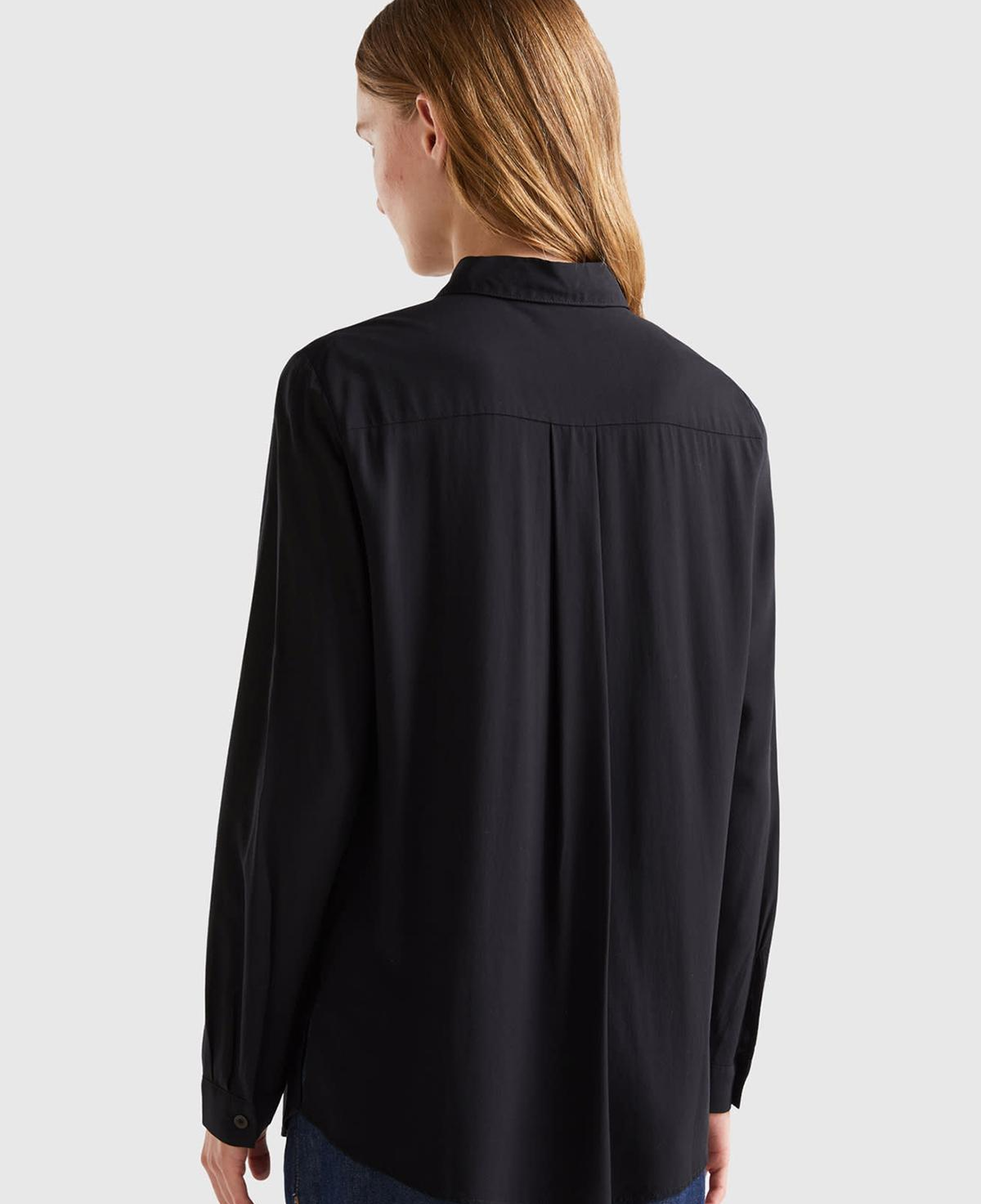 Kadın Siyah %100 Viskoz Etek Ucu Yuvarlak Kesim Düz Gömlek