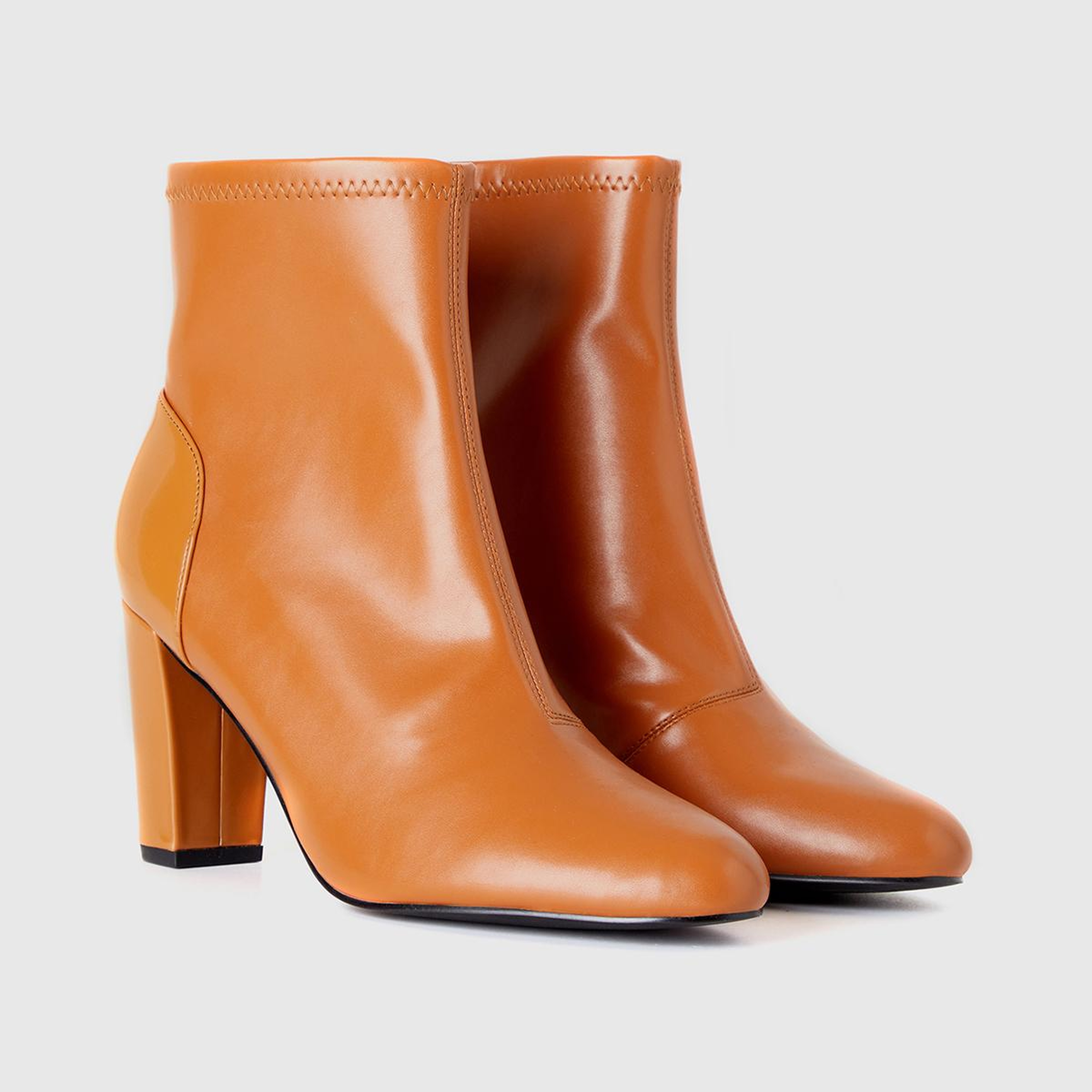 Kadın Karamel Sivri Burun Topuklu Bot