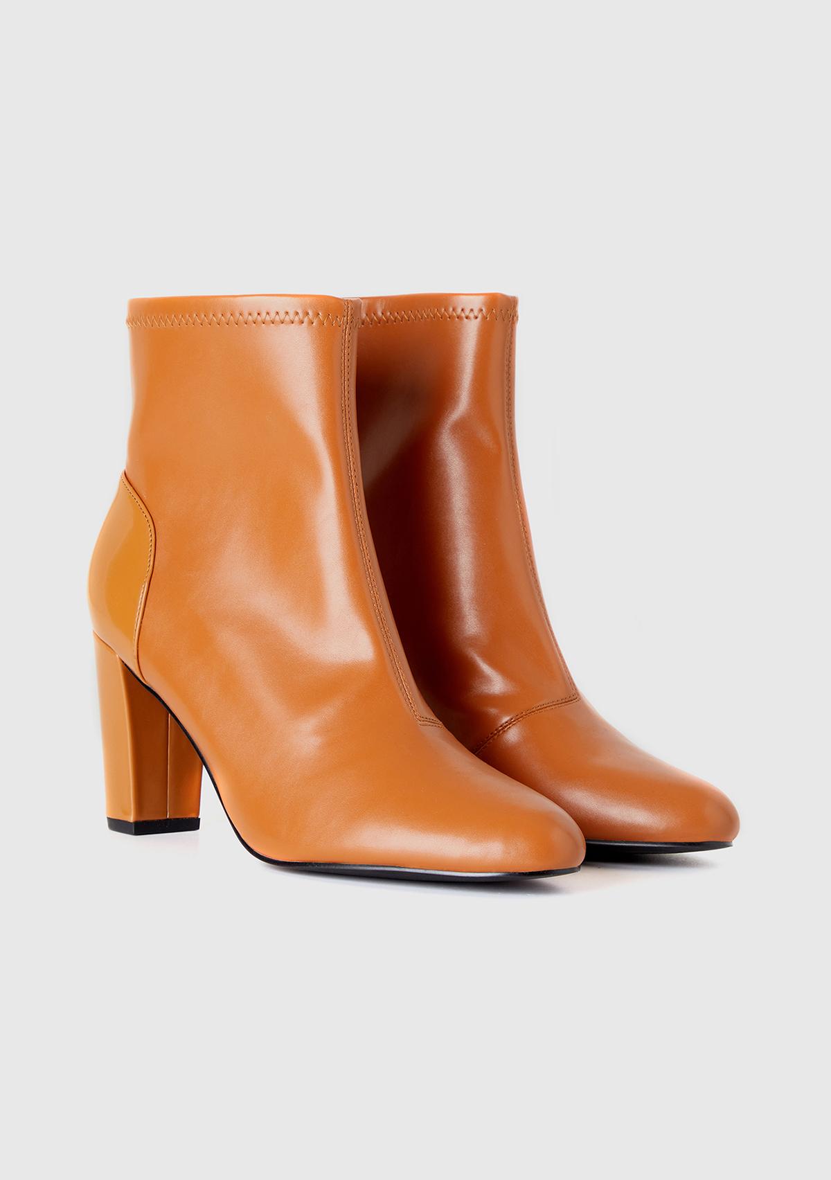 Kadın Karamel Sivri Burun Topuklu Bot