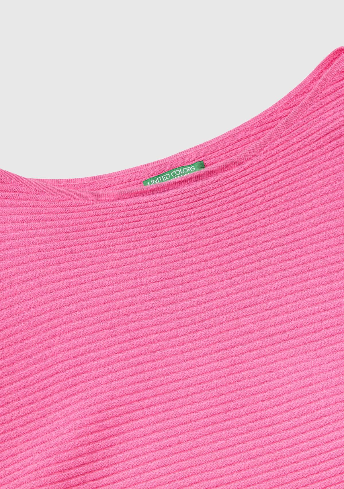 Kadın Pembe Viskoz Karışımlı Bilek Detaylı Çizgili Kayık Yaka Kazak