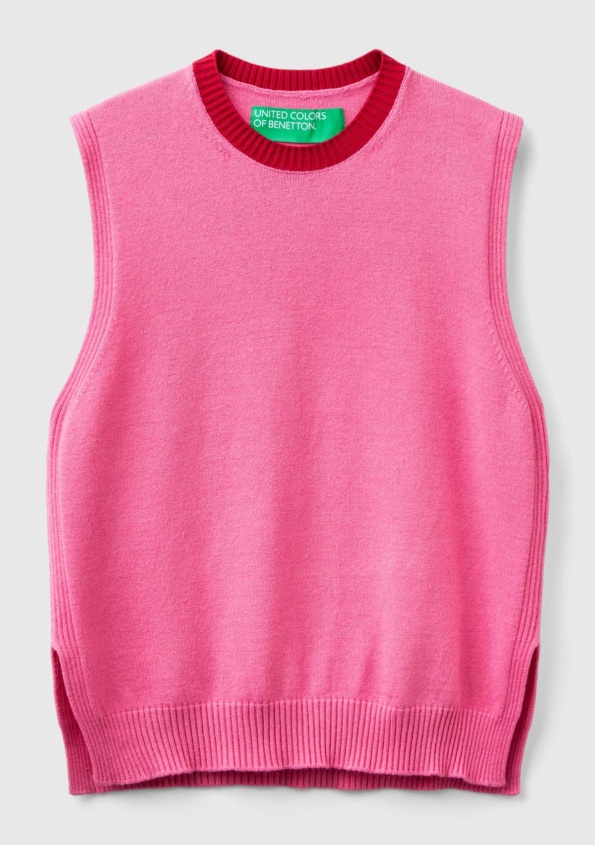 Kadın Pembe Viskoz Karışımlı Yanları Yırtmaçlı Kolsuz Kazak