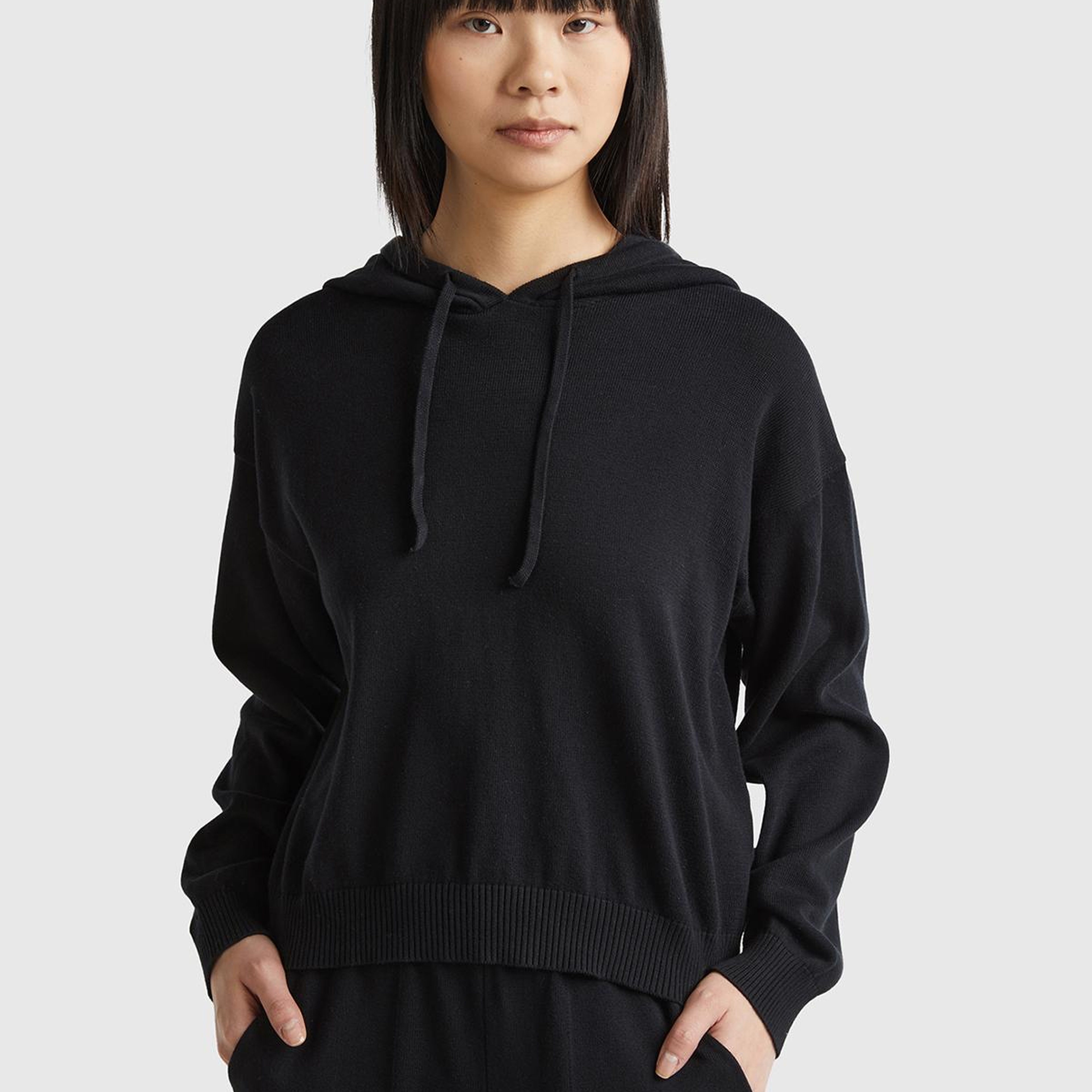 Kadın Siyah %100 Pamuk Kapüşonlu Büzgülü Crop Basic Triko Sweatshirt