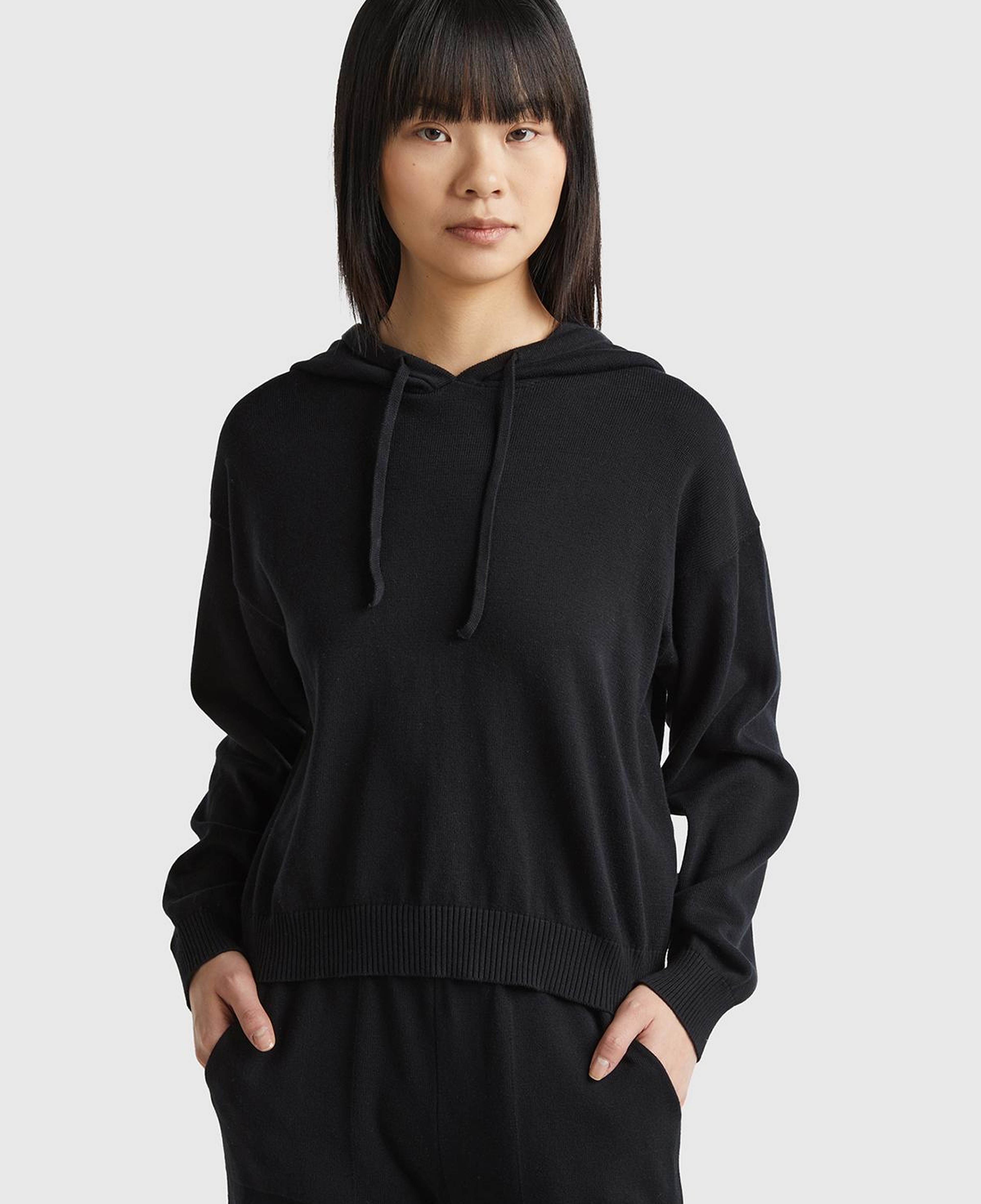 Kadın Siyah %100 Pamuk Kapüşonlu Büzgülü Crop Basic Triko Sweatshirt