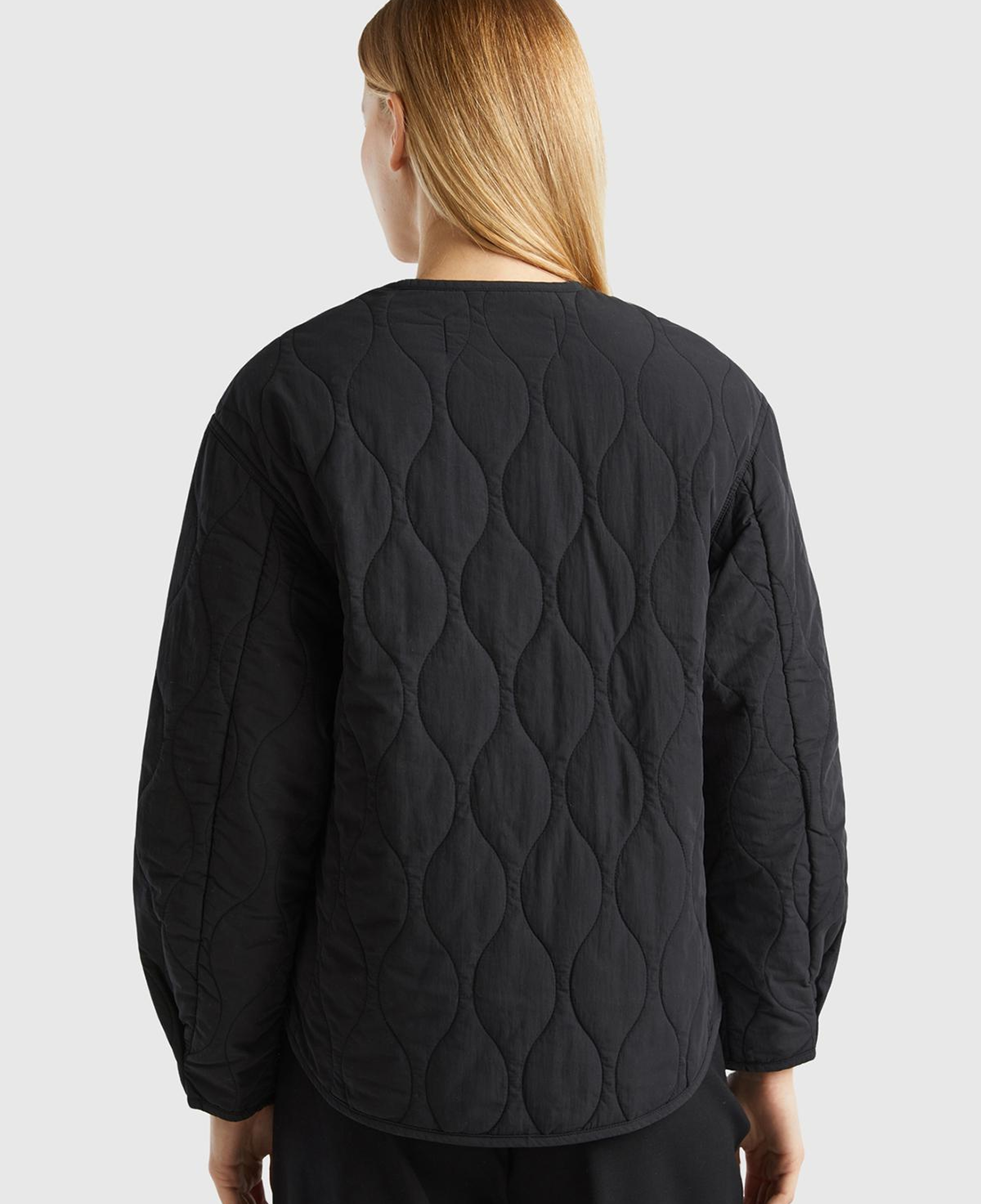 Kadın Siyah Fermuarlı Önü Düğmeli Cepli Kapitone Ceket