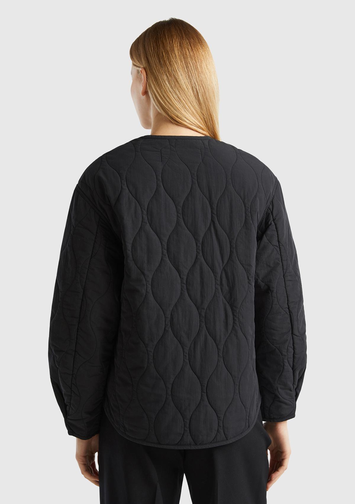 Kadın Siyah Fermuarlı Önü Düğmeli Cepli Kapitone Ceket