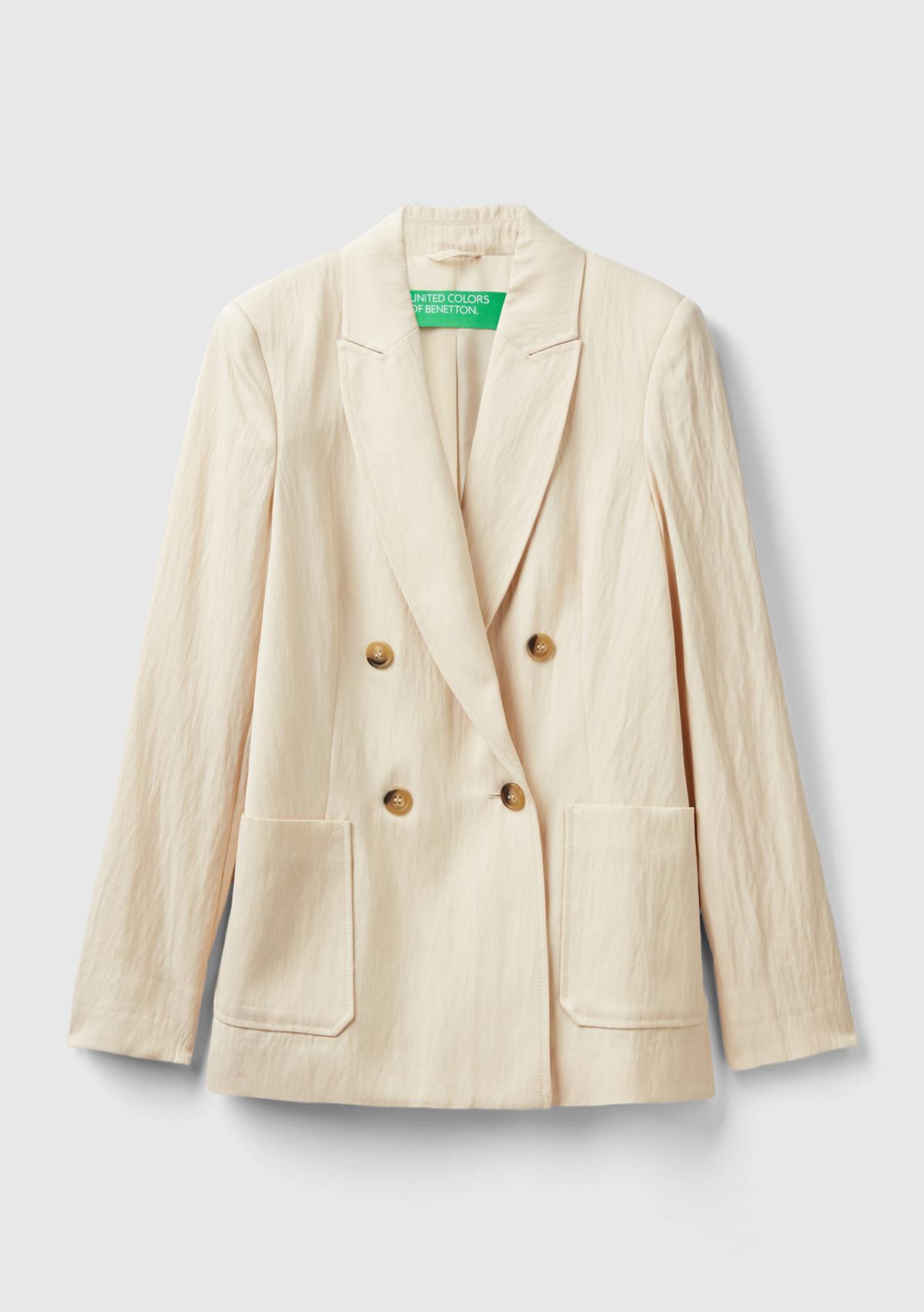 Kadın Bej Liyosel ve Viskoz Karışımlı Yama Cepli Kruvaze Blazer Ceket