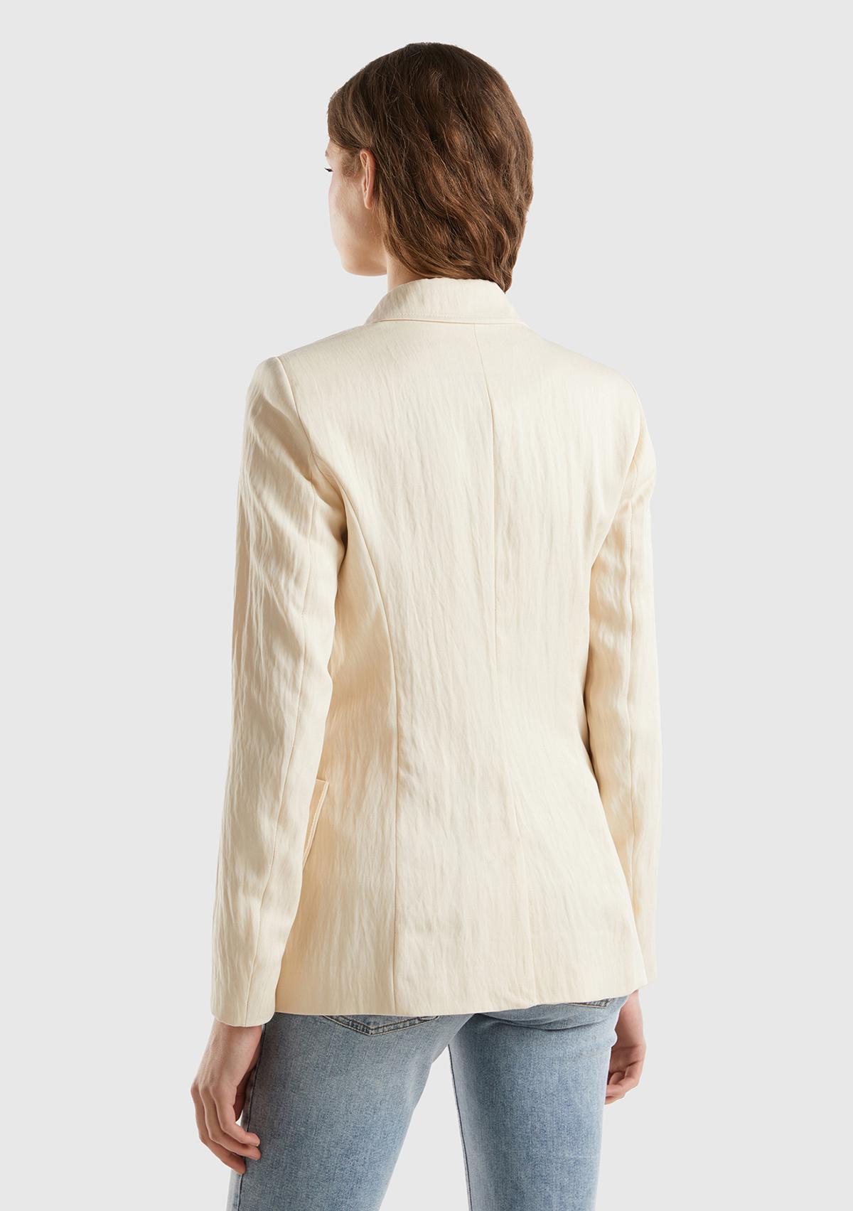 Kadın Bej Liyosel ve Viskoz Karışımlı Yama Cepli Kruvaze Blazer Ceket