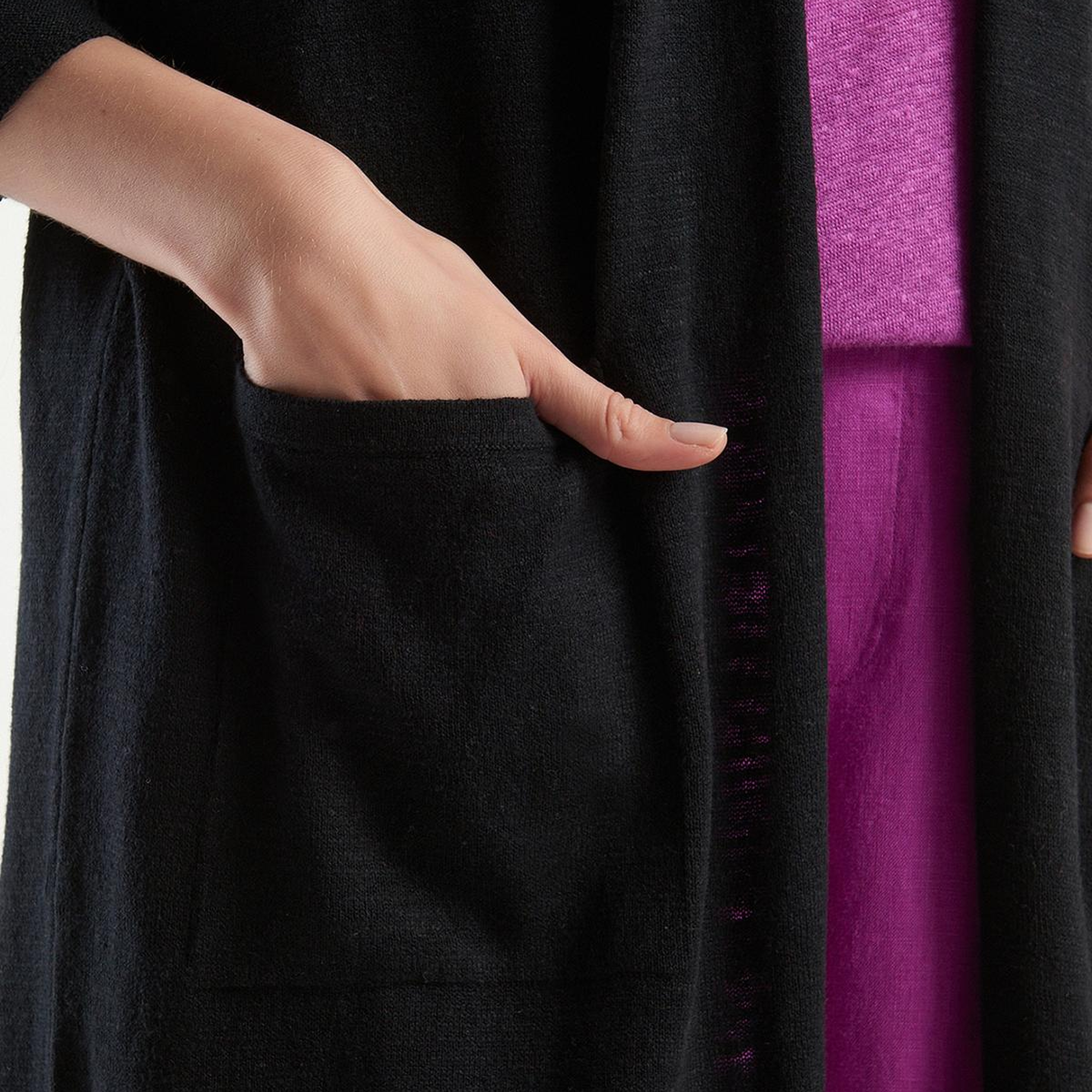 Kadın Siyah Pamuk Keten Karışımlı Yırtmaçlı Uzun Hırka