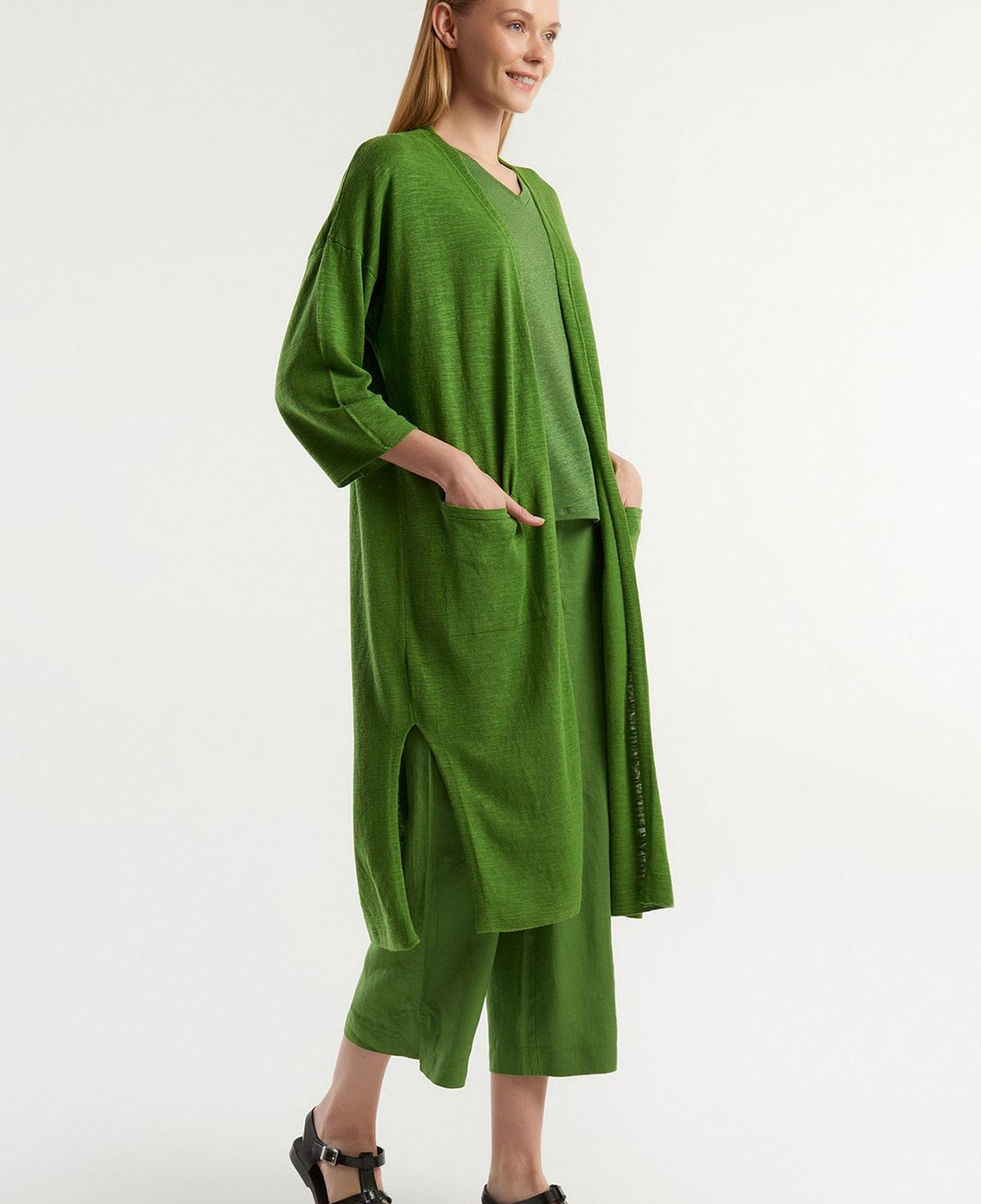 Kadın Soluk Yeşil Pamuk Keten Karışımlı Yırtmaçlı Uzun Hırka