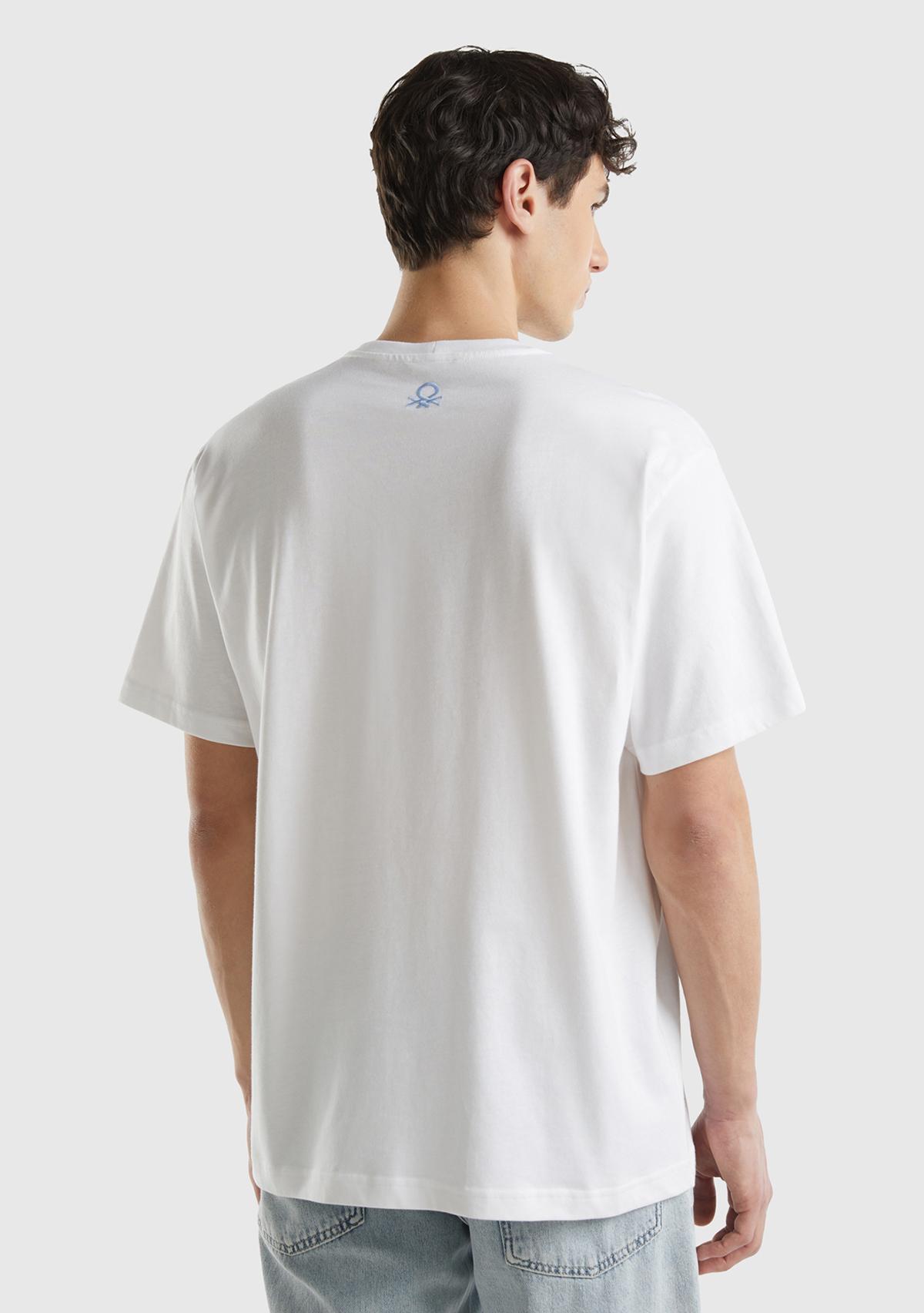 Unisex Beyaz %100 Pamuk Önü Grafik Baskılı Arkası Logo İşlemeli T-Shirt