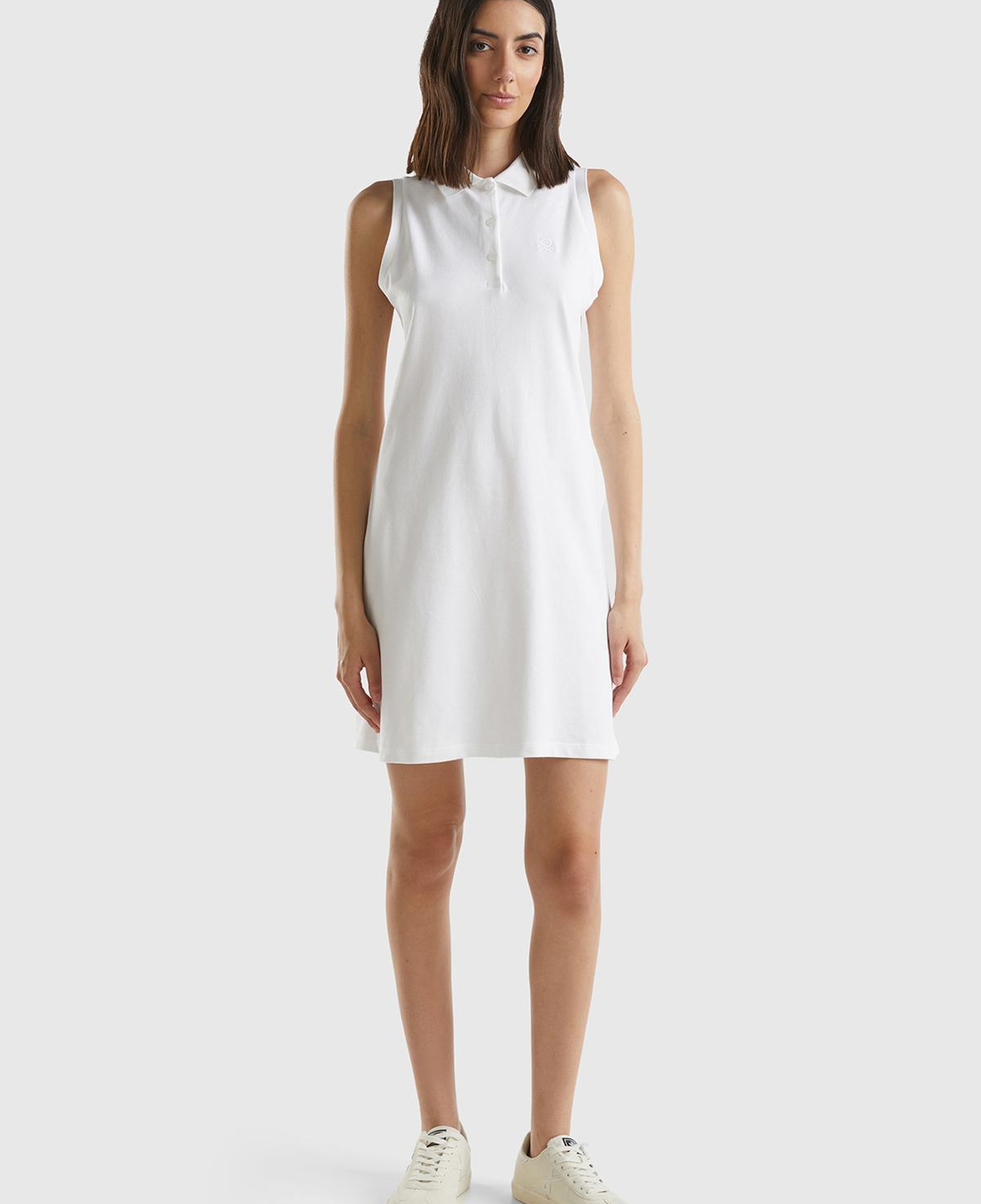 Kadın Beyaz Pamuk Karışımlı Göğsü Logo İşlemeli Düğmeli Polo Yaka Elbise