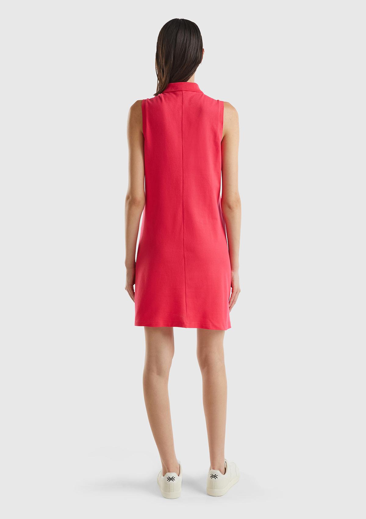 Kadın Koyu Pembe Pamuk Karışımlı Göğsü Logo İşlemeli Düğmeli Polo Yaka Elbise