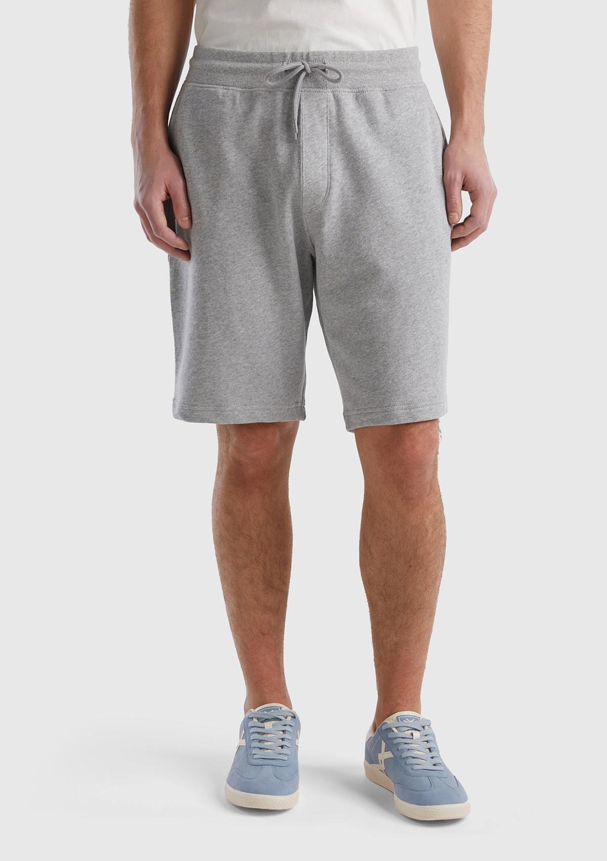 Erkek Gri Melanj %100 Pamuk Logo Detaylı Beli Lastikli Bermuda Şort