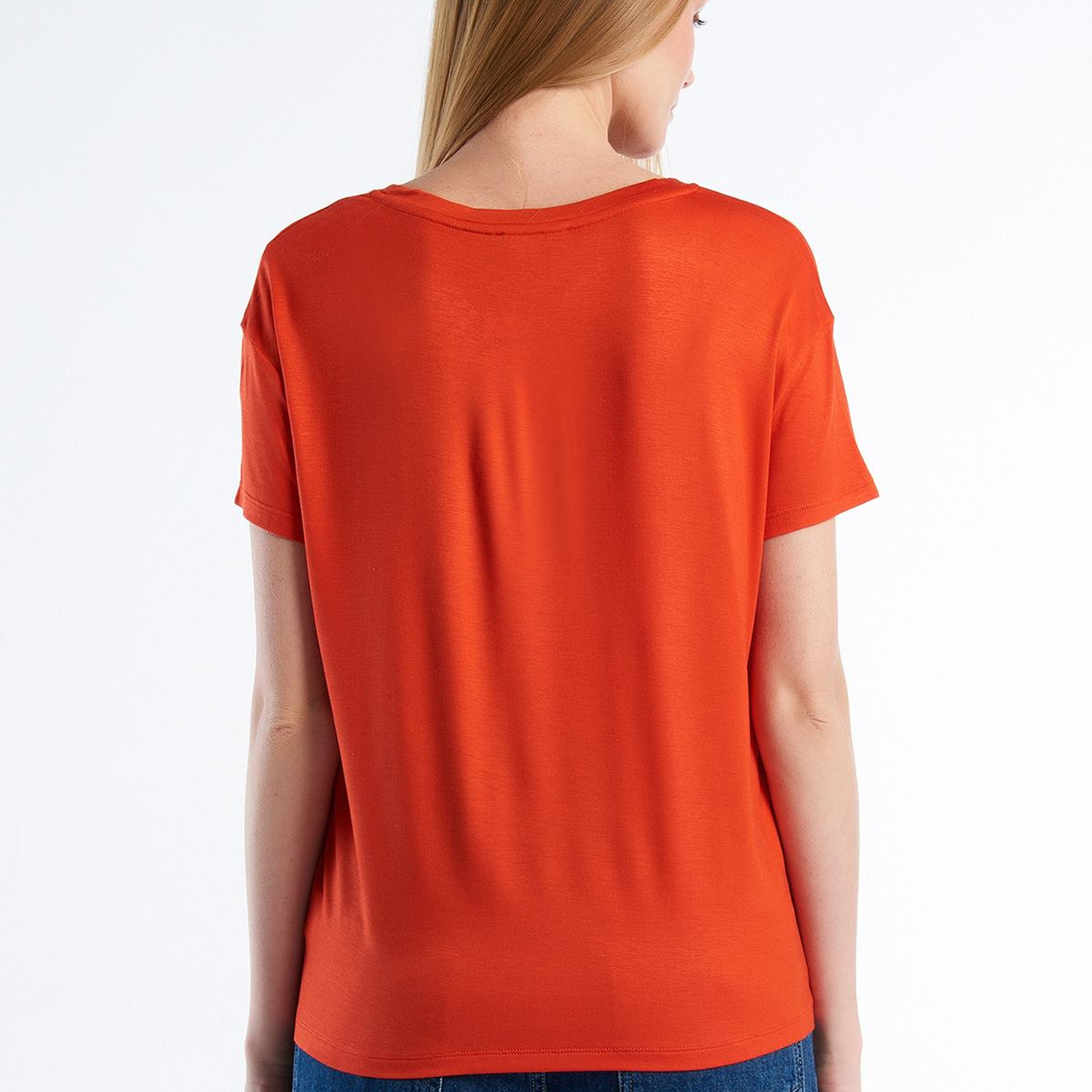 Kadın Kırmızı Viskoz Karışımlı Geniş V Yaka Basic T-Shirt