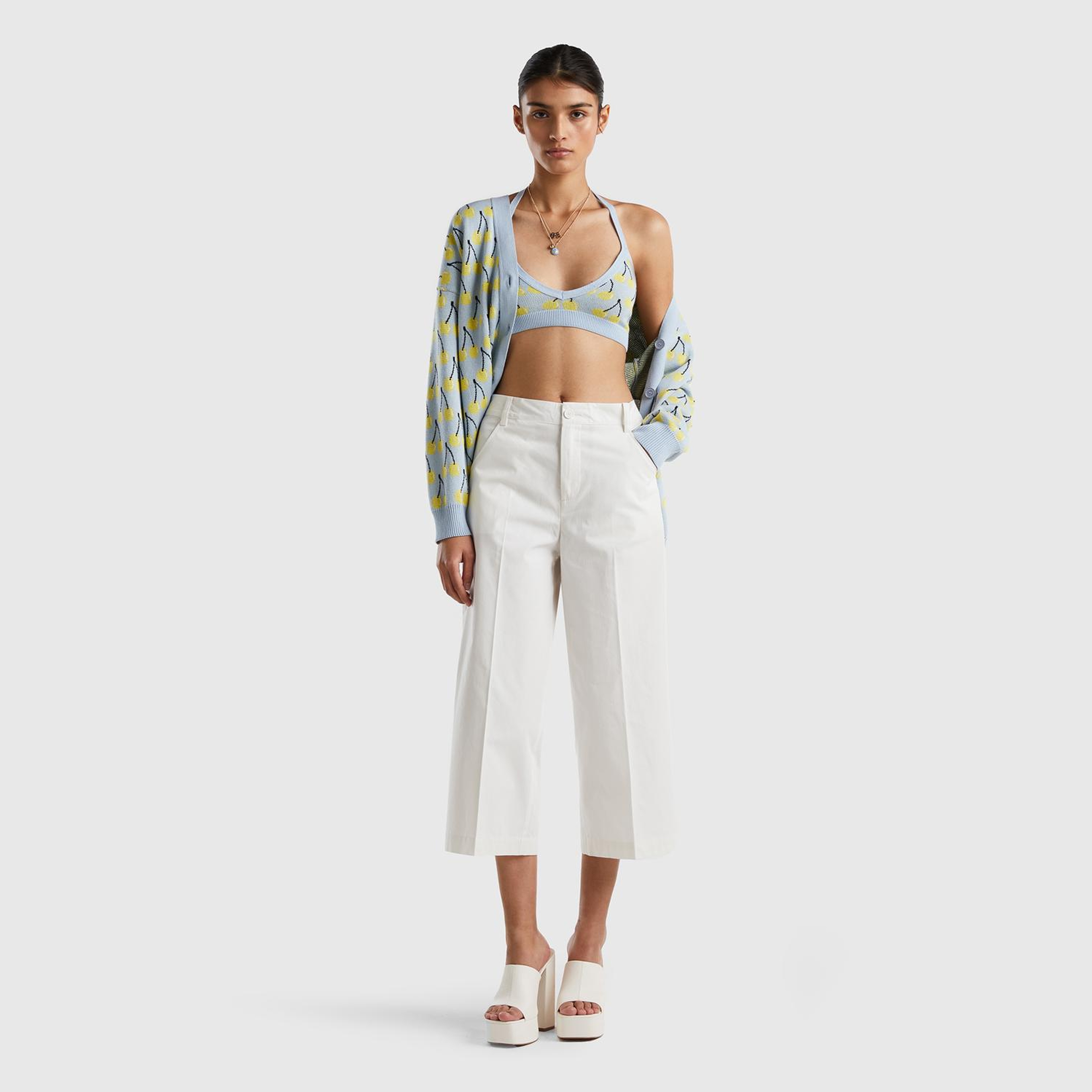 Kadın Krem %100 Koton Kısa Geniş Paça Pantolon