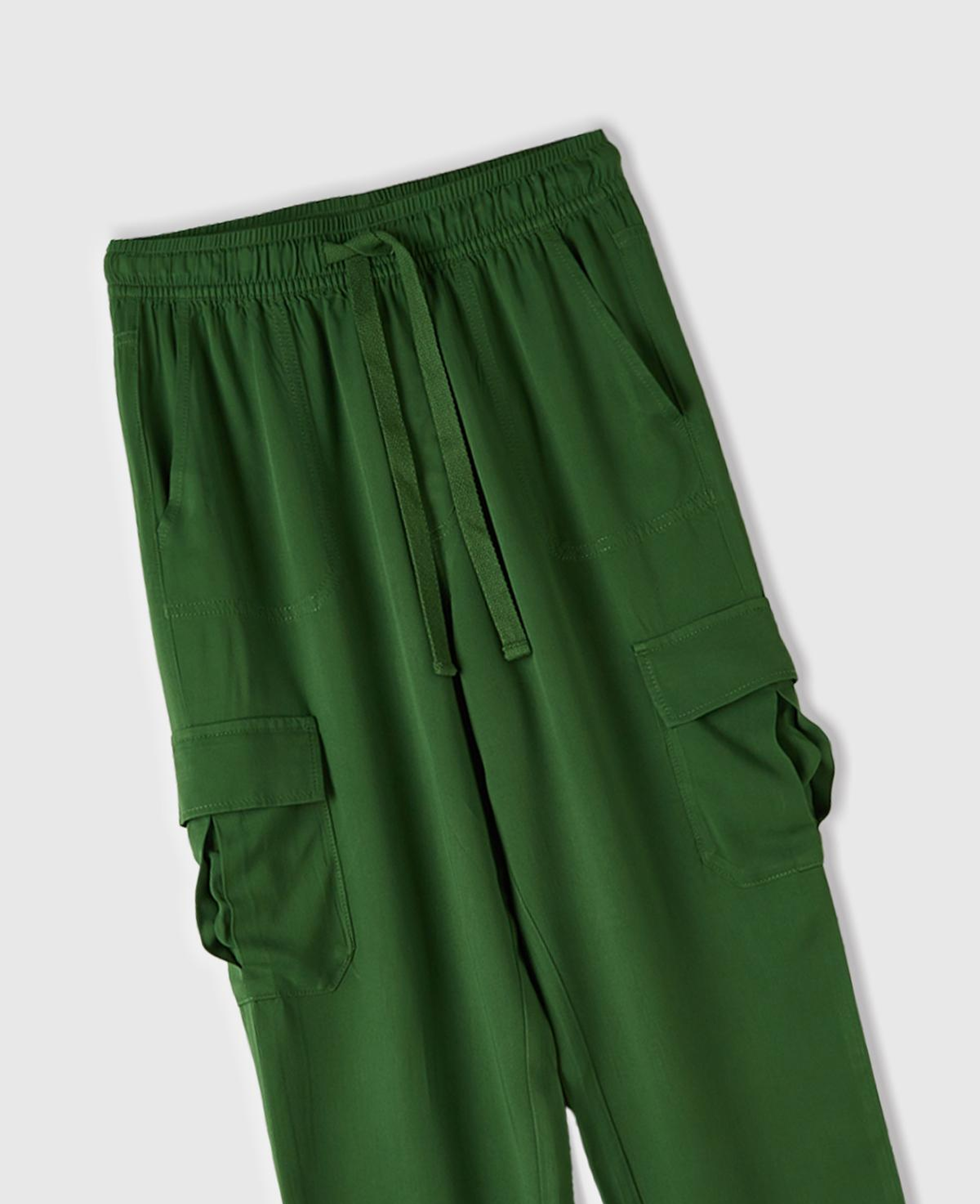 Kadın Soluk Yeşil %100 Viskoz Beli Büzgülü 4 Cepli Dar Paça Pantolon