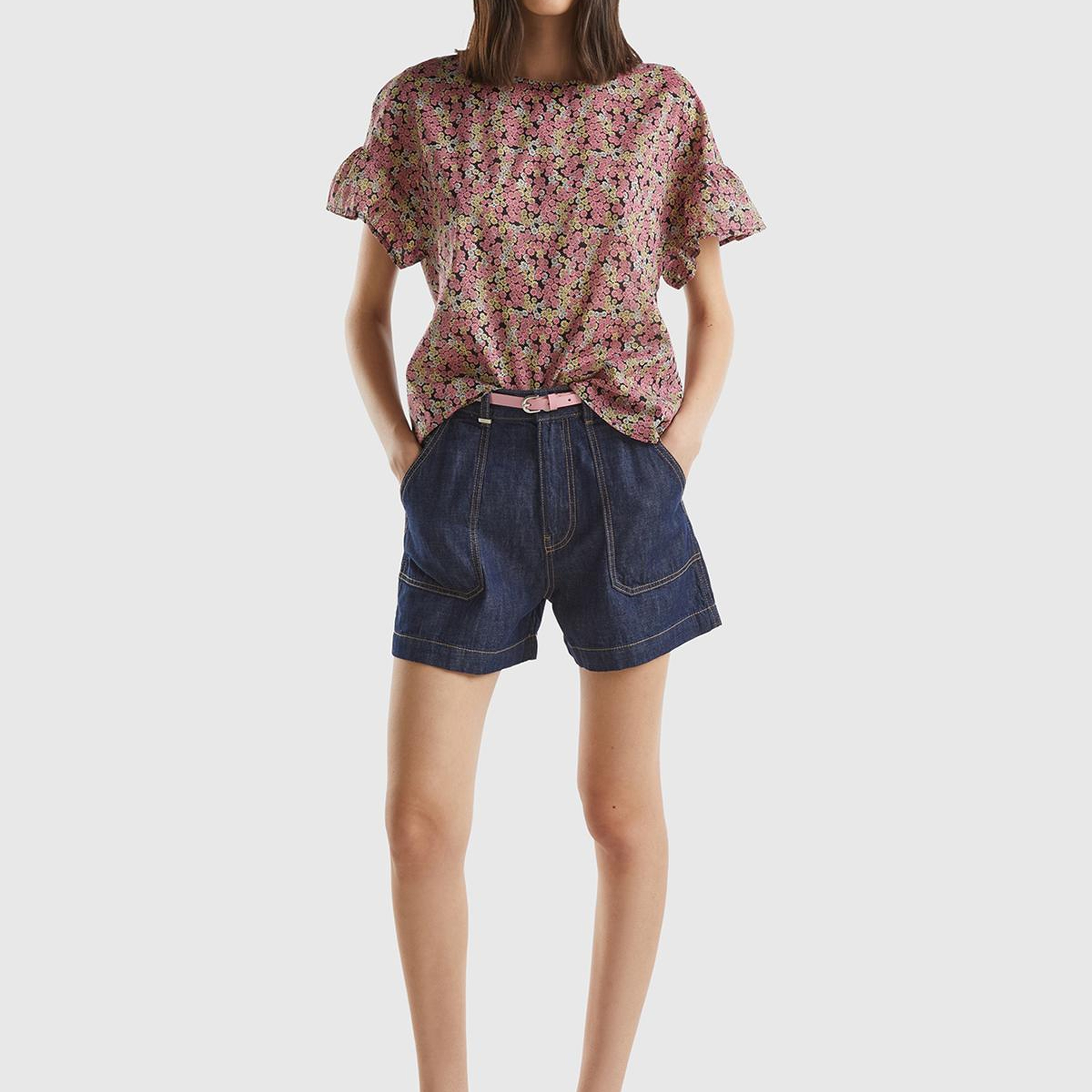 Kadın Lacivert %100 Pamuk Arkası Logo Detaylı 5 Cepli Yüksek Bel Denim Şort