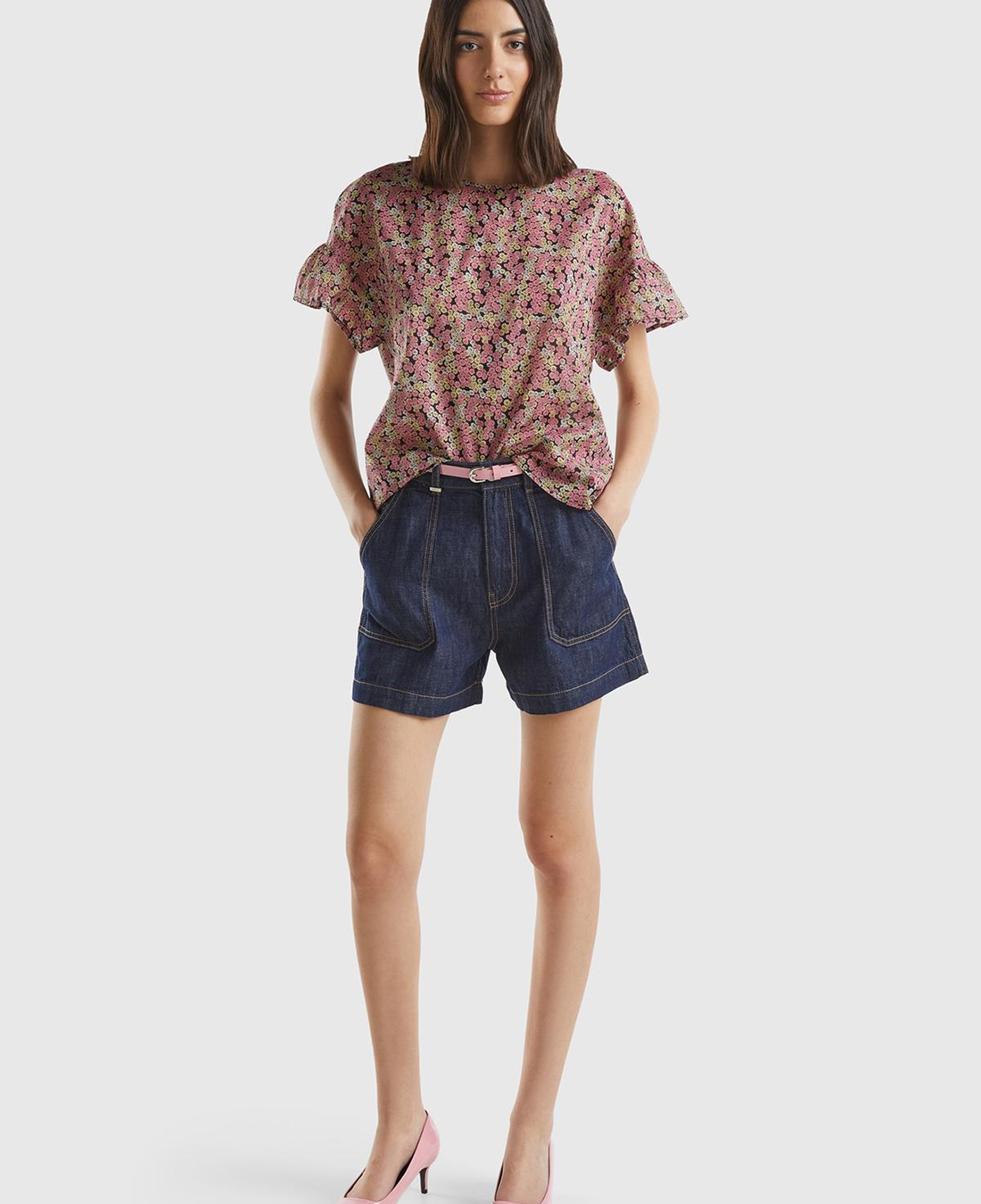 Kadın Lacivert %100 Pamuk Arkası Logo Detaylı 5 Cepli Yüksek Bel Denim Şort