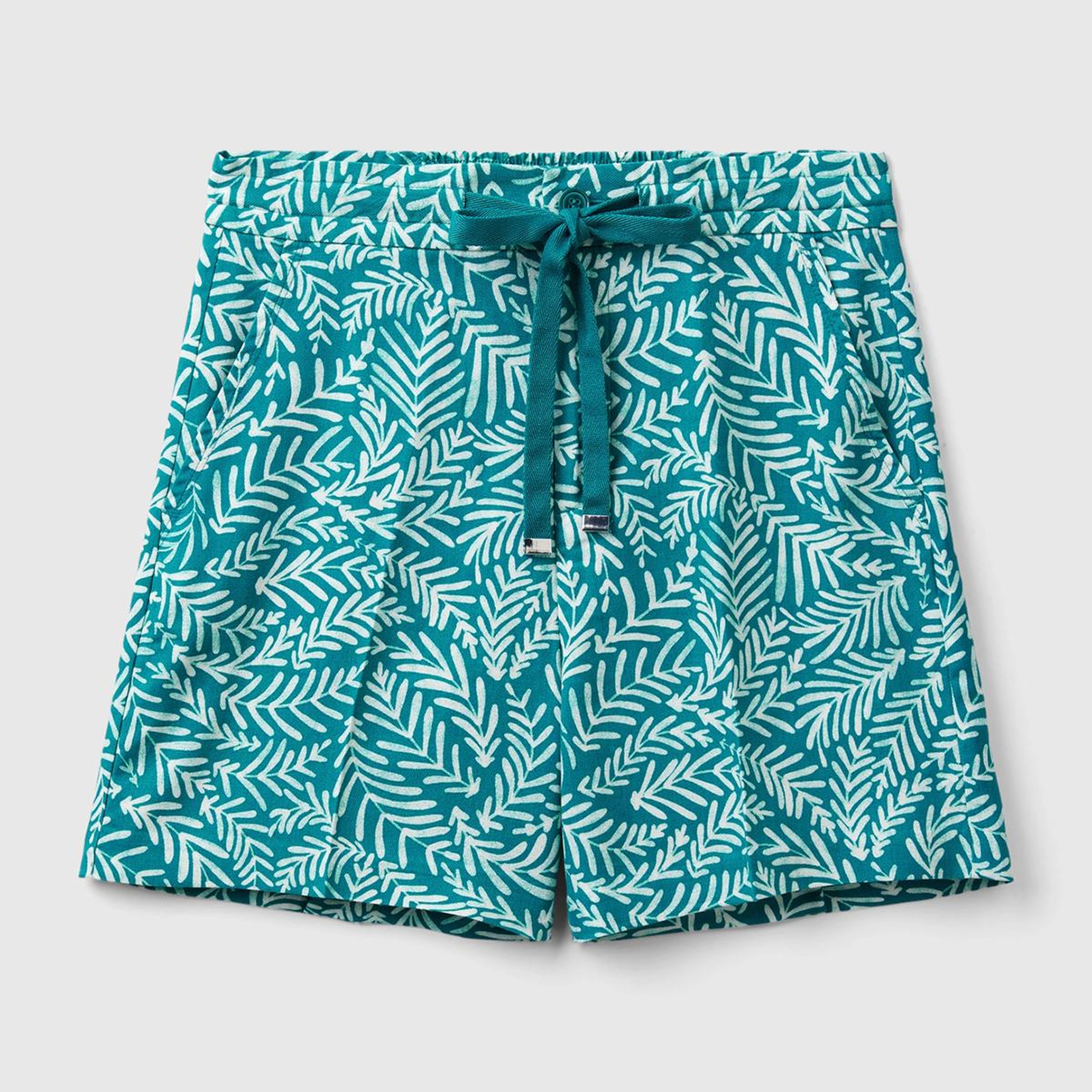 Kadın Yeşil Mix %100 Liyosel Tamamı Desenli 2 Cepli Beli İpli Bermuda Şort