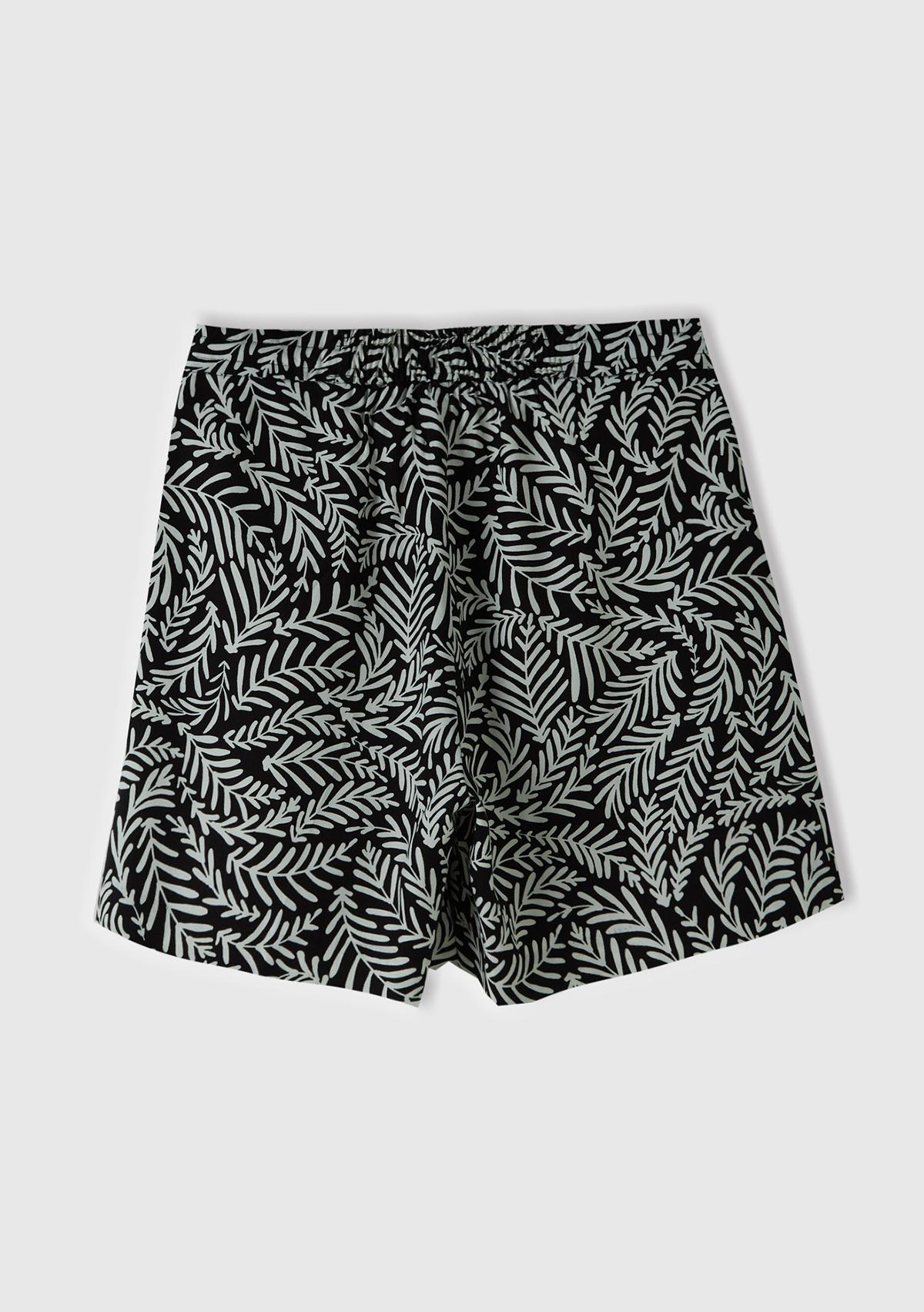 Kadın Siyah-Beyaz %100 Liyosel Tamamı Desenli 2 Cepli Beli İpli Bermuda Şort