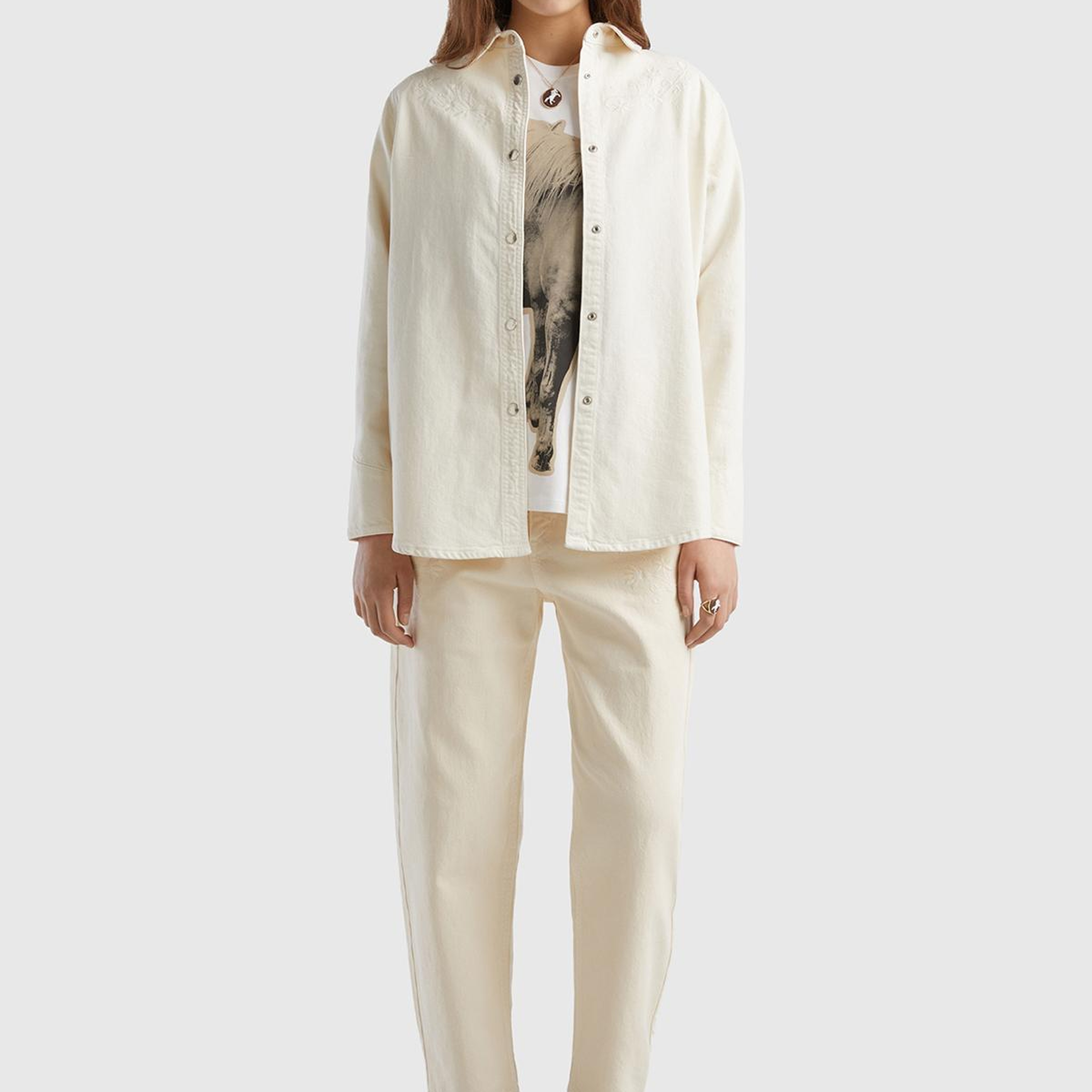 Kadın Krem Esnek Koton Carrot Fit Çiçek İşlemeli Denim Pantolon