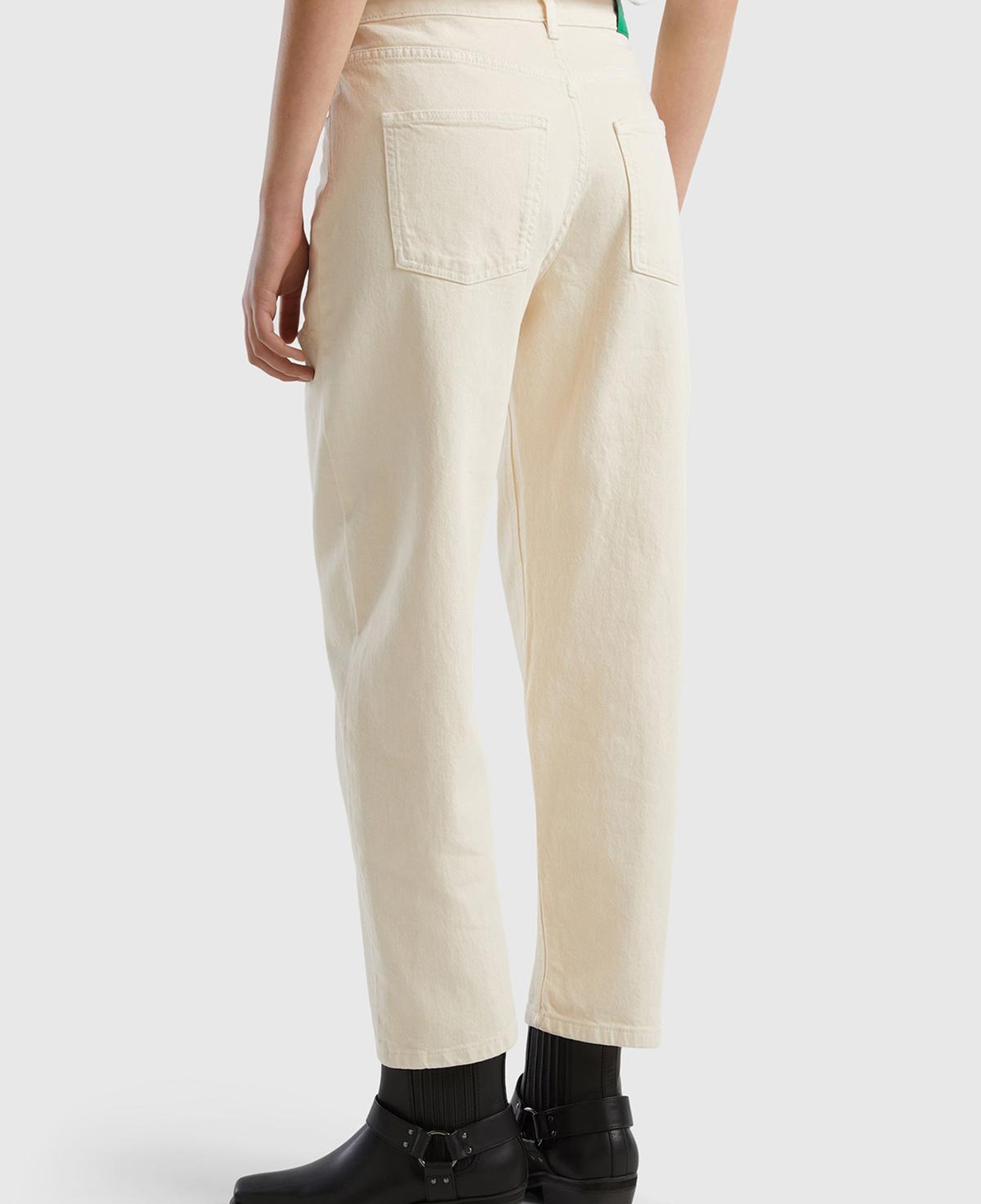 Kadın Krem Esnek Koton Carrot Fit Çiçek İşlemeli Denim Pantolon