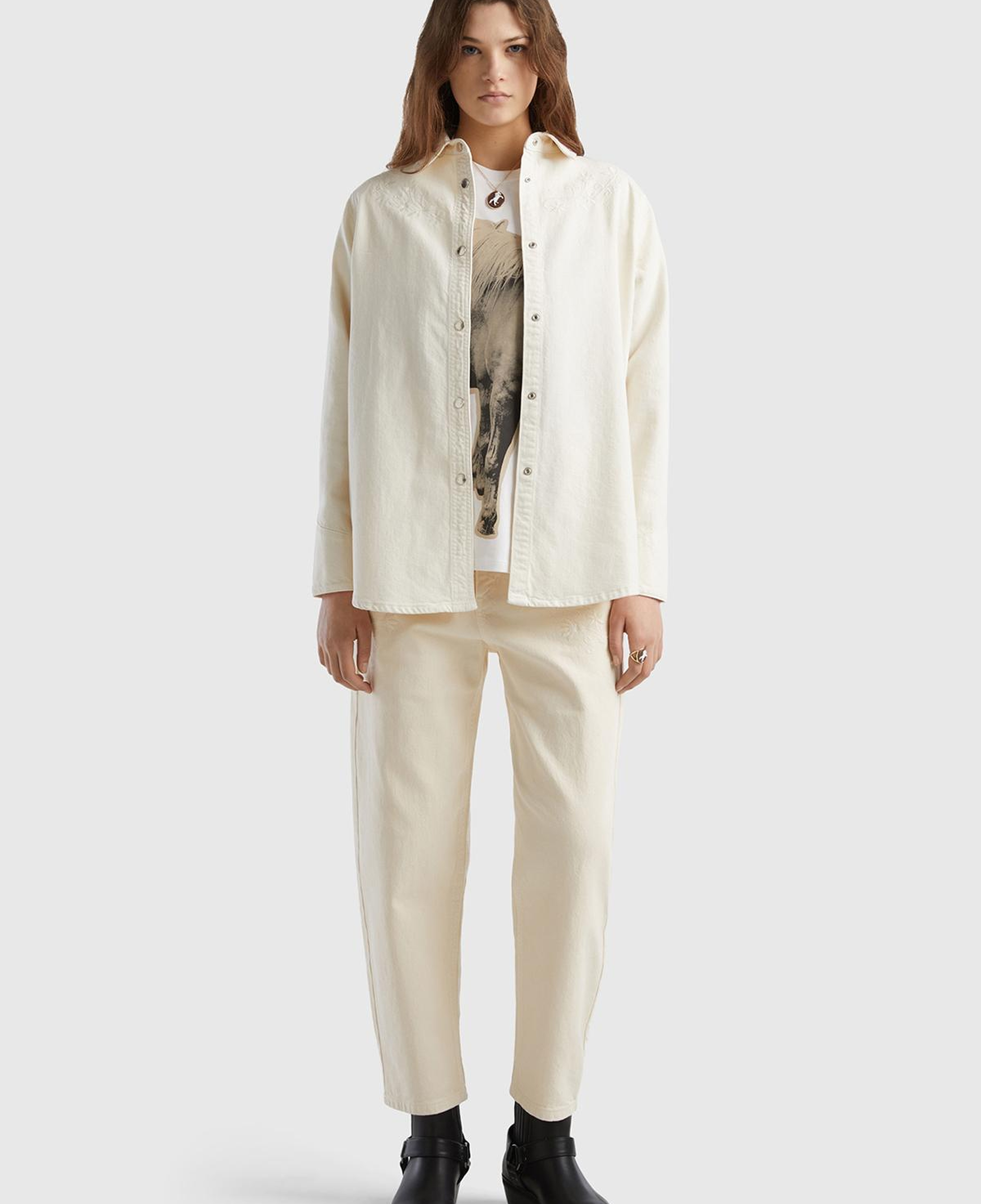 Kadın Krem Esnek Koton Carrot Fit Çiçek İşlemeli Denim Pantolon