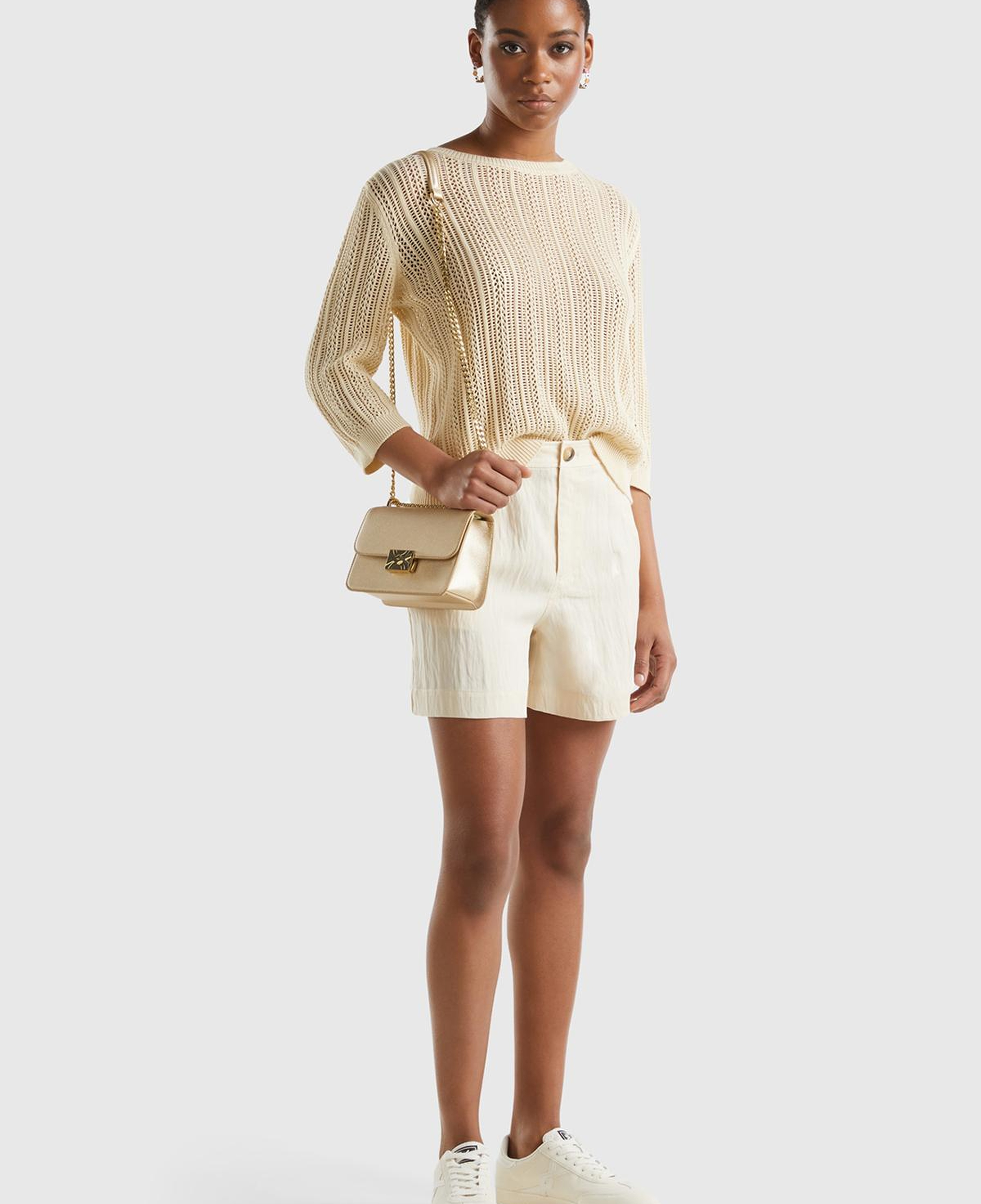 Kadın Bej Liyosel Karışımlı Yama Cepli Kemer Delikli Şort