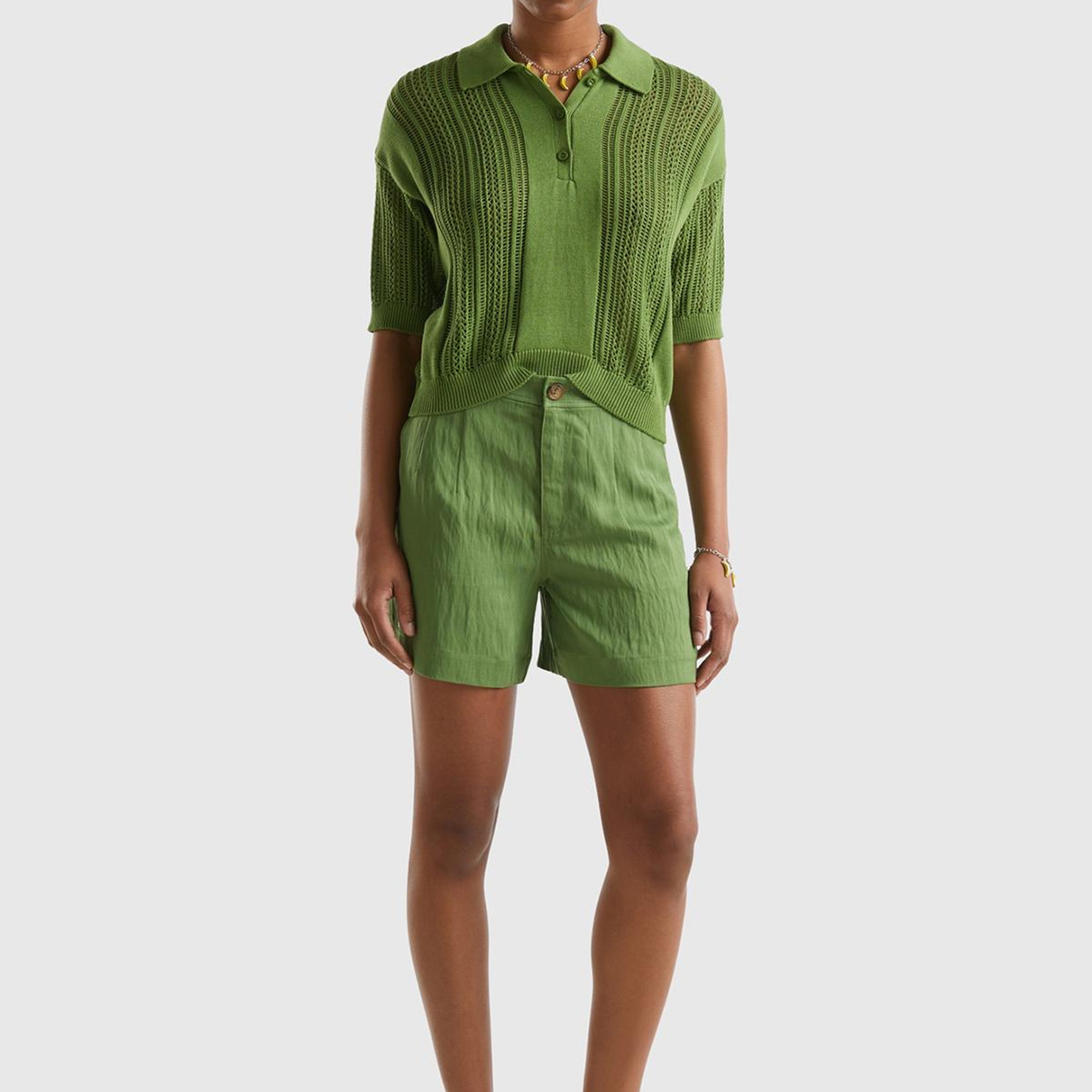 Kadın Soluk Yeşil Liyosel Karışımlı Yama Cepli Kemer Delikli Şort