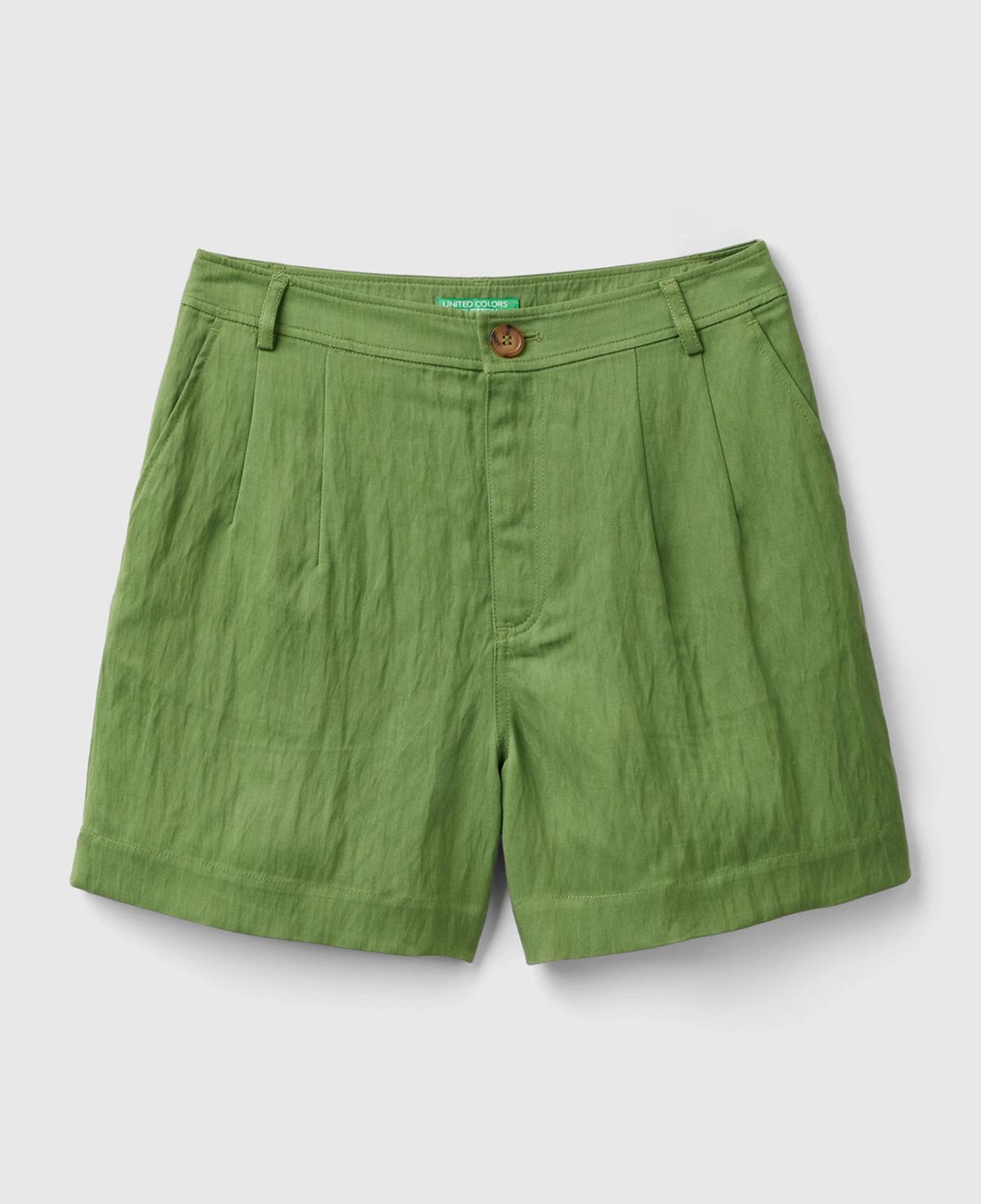 Kadın Soluk Yeşil Liyosel Karışımlı Yama Cepli Kemer Delikli Şort