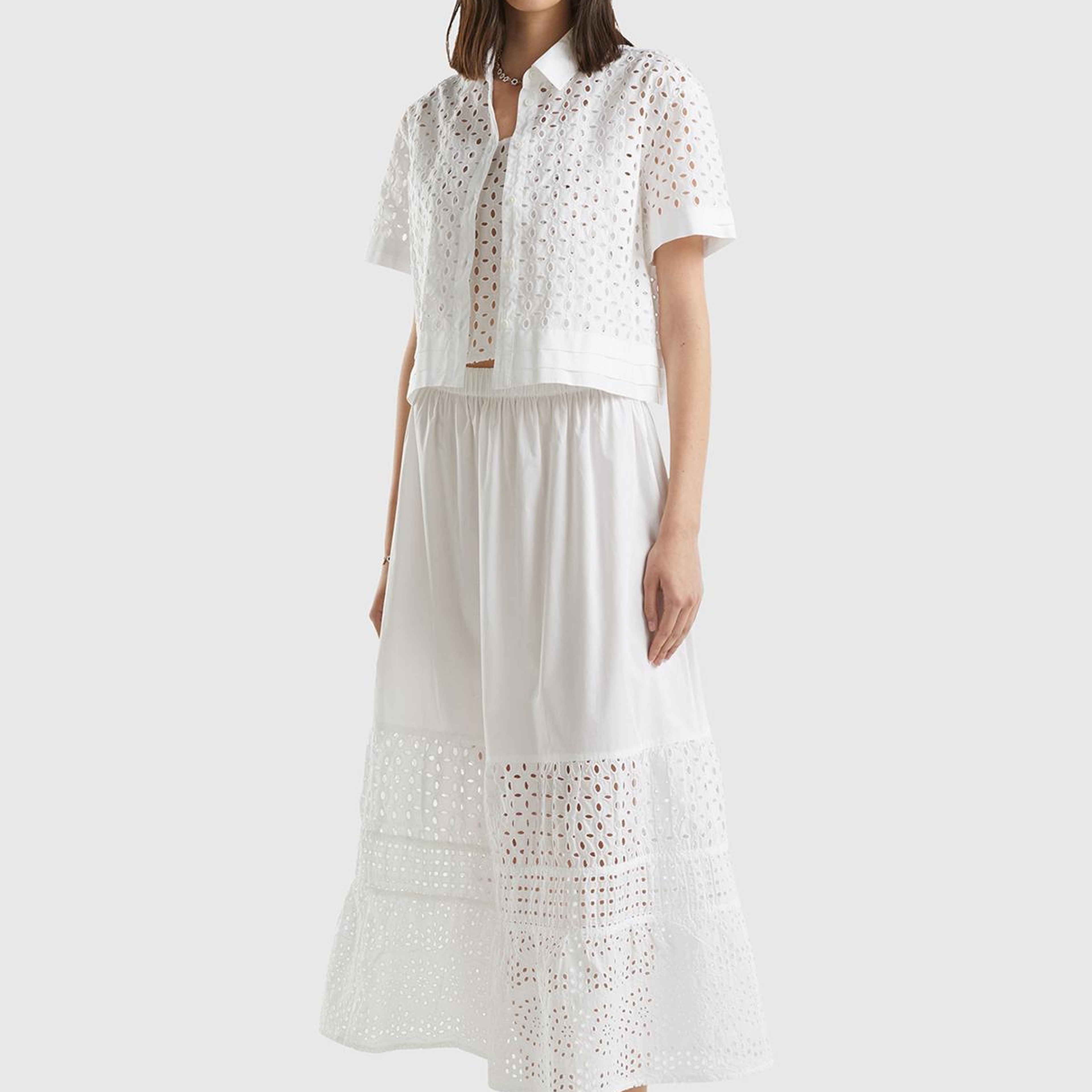 Kadın Beyaz Pamuk Karışımlı Yama Motifli Beli Büzgülü Midi Etek